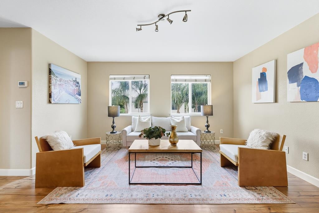 Front Image Thumbnail for BE41120429