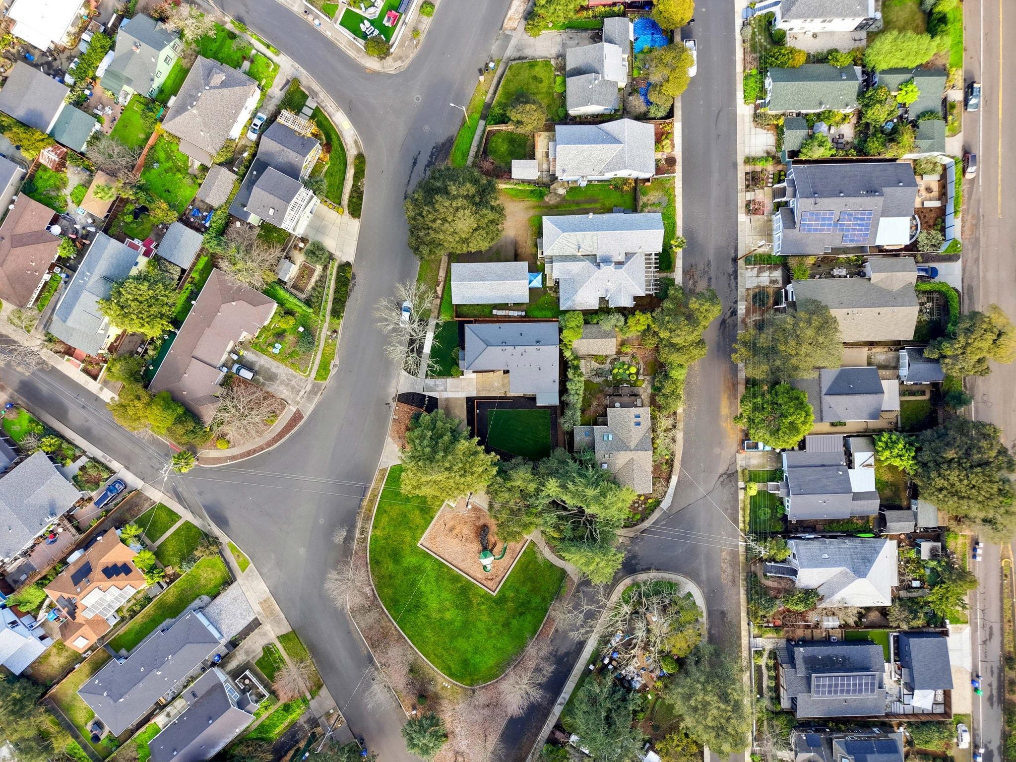 Detail Gallery Image 39 of 42 For 1120 Evans Ave, Napa,  CA 94559-2137 - 4 Beds | 3/1 Baths