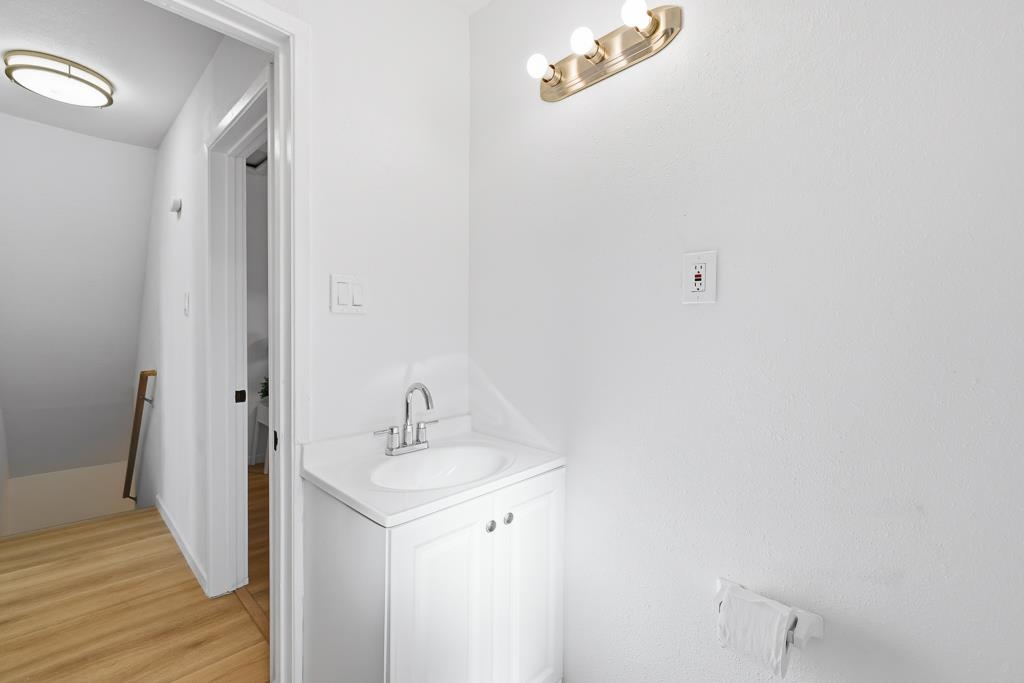 Detail Gallery Image 31 of 43 For 2217 E 24th St, Oakland,  CA 94606 - 3 Beds | 1/1 Baths