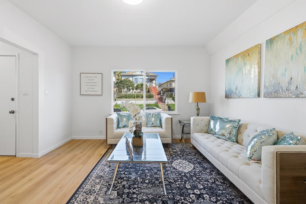 Detail Gallery Image 9 of 43 For 2217 E 24th St, Oakland,  CA 94606 - 3 Beds | 1/1 Baths