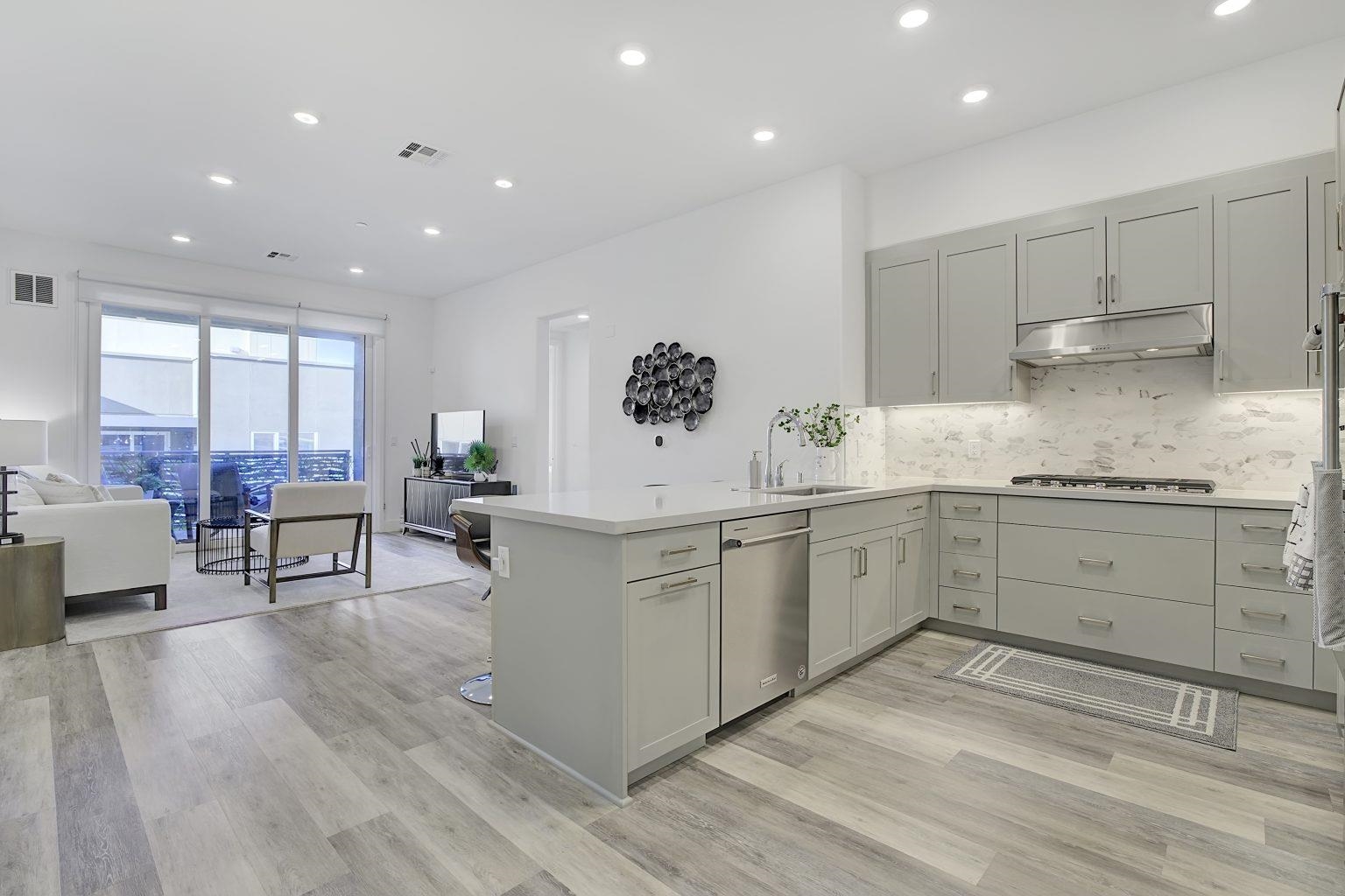 Photo #2: 41120434 Listing: Photo #2