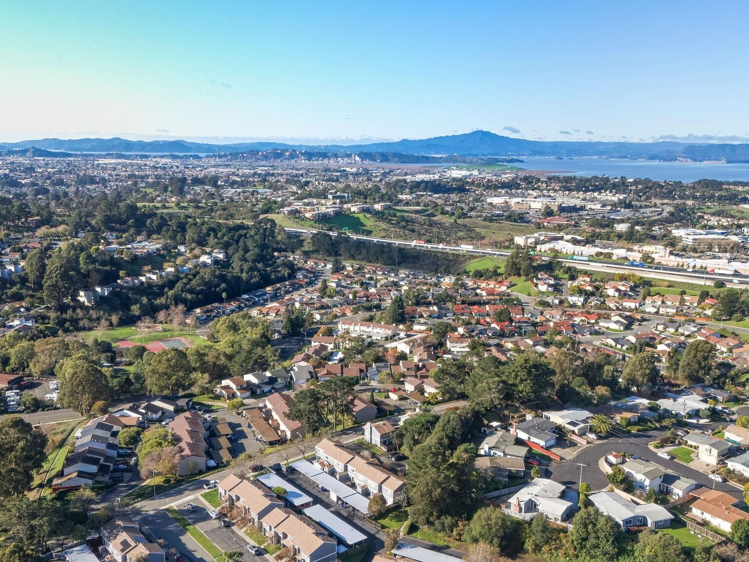 Detail Gallery Image 8 of 56 For 8 Park Ct, Richmond,  CA 94803 - 2 Beds | 1/1 Baths