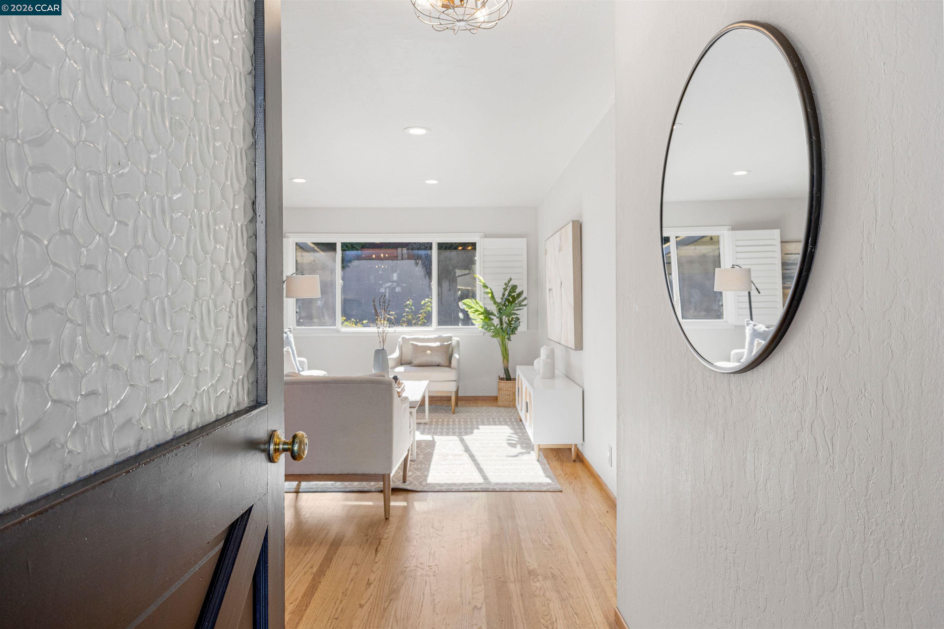 Detail Gallery Image 2 of 27 For 2283 Panoramic Dr, Concord,  CA 94520 - 4 Beds | 2 Baths