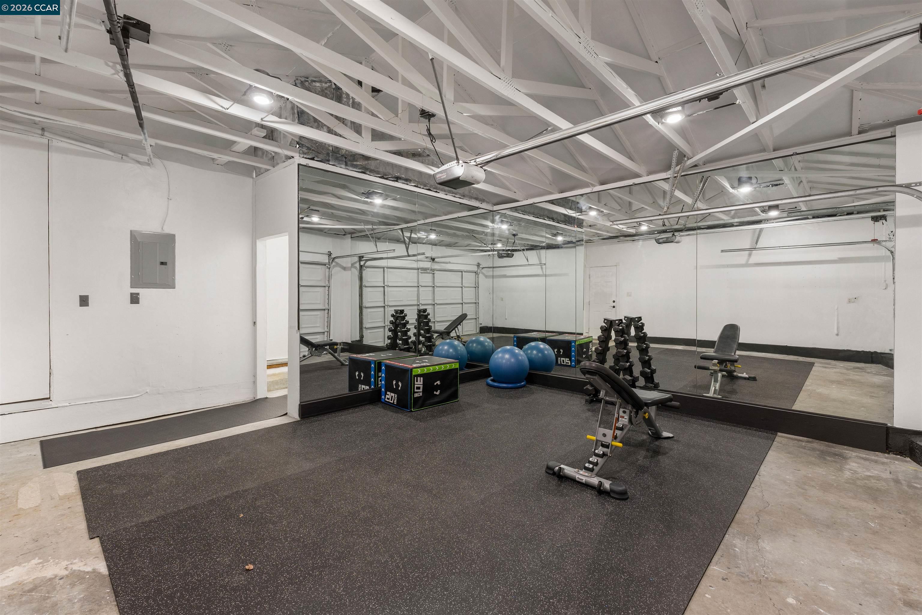 Detail Gallery Image 12 of 27 For 2283 Panoramic Dr, Concord,  CA 94520 - 4 Beds | 2 Baths