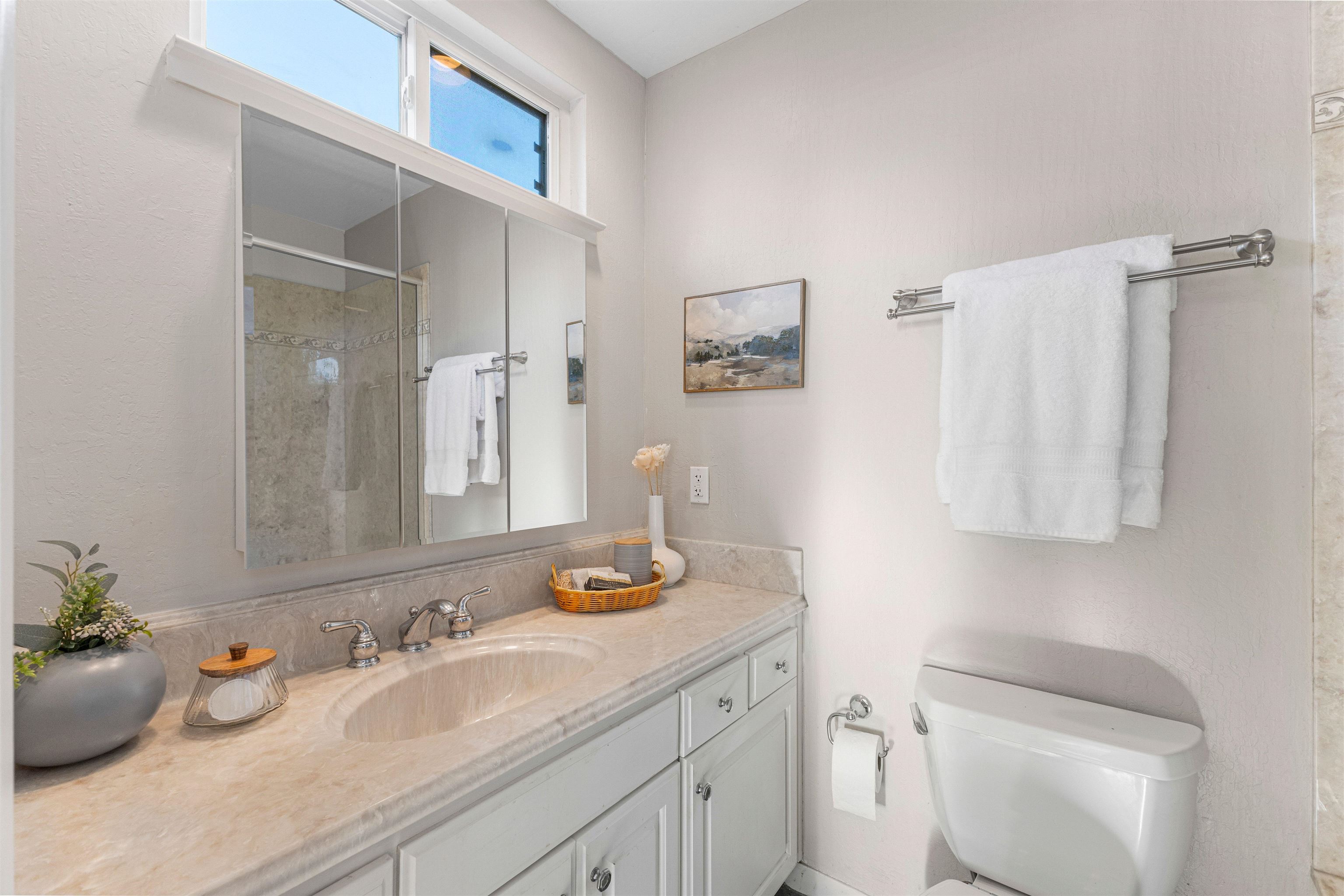 Detail Gallery Image 21 of 27 For 2283 Panoramic Dr, Concord,  CA 94520 - 4 Beds | 2 Baths