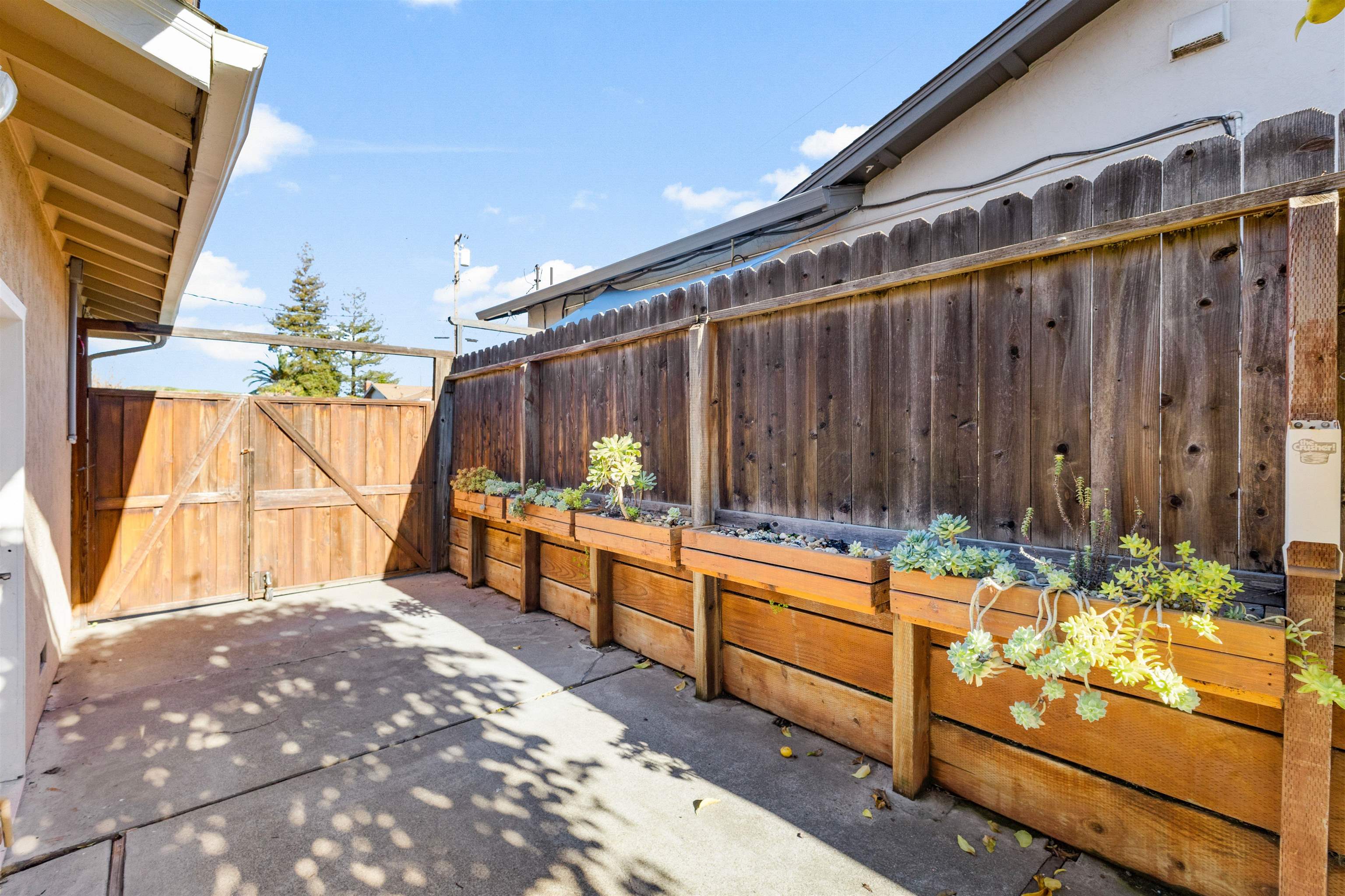 Detail Gallery Image 23 of 27 For 2283 Panoramic Dr, Concord,  CA 94520 - 4 Beds | 2 Baths