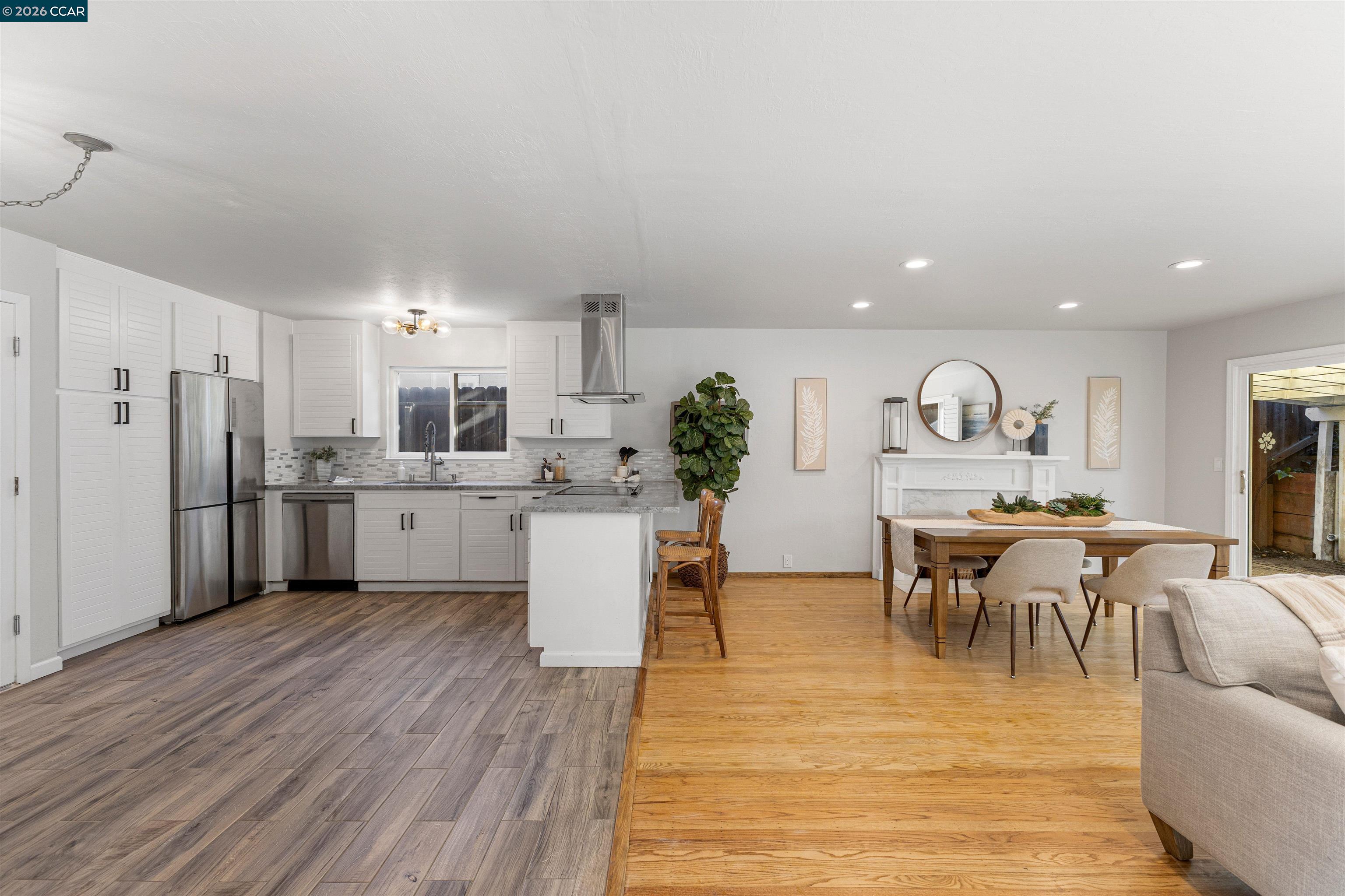 Detail Gallery Image 7 of 27 For 2283 Panoramic Dr, Concord,  CA 94520 - 4 Beds | 2 Baths