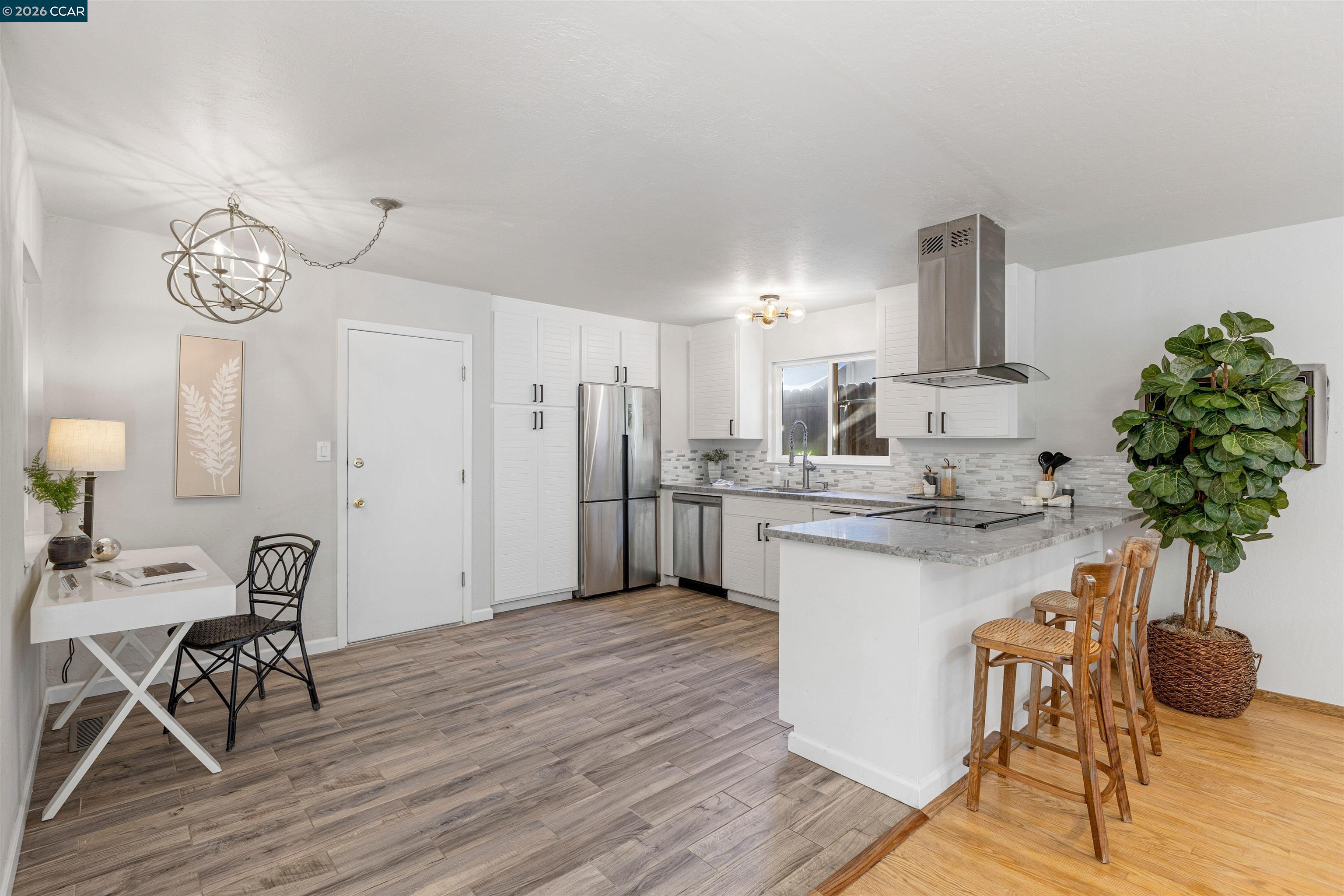 Detail Gallery Image 8 of 27 For 2283 Panoramic Dr, Concord,  CA 94520 - 4 Beds | 2 Baths