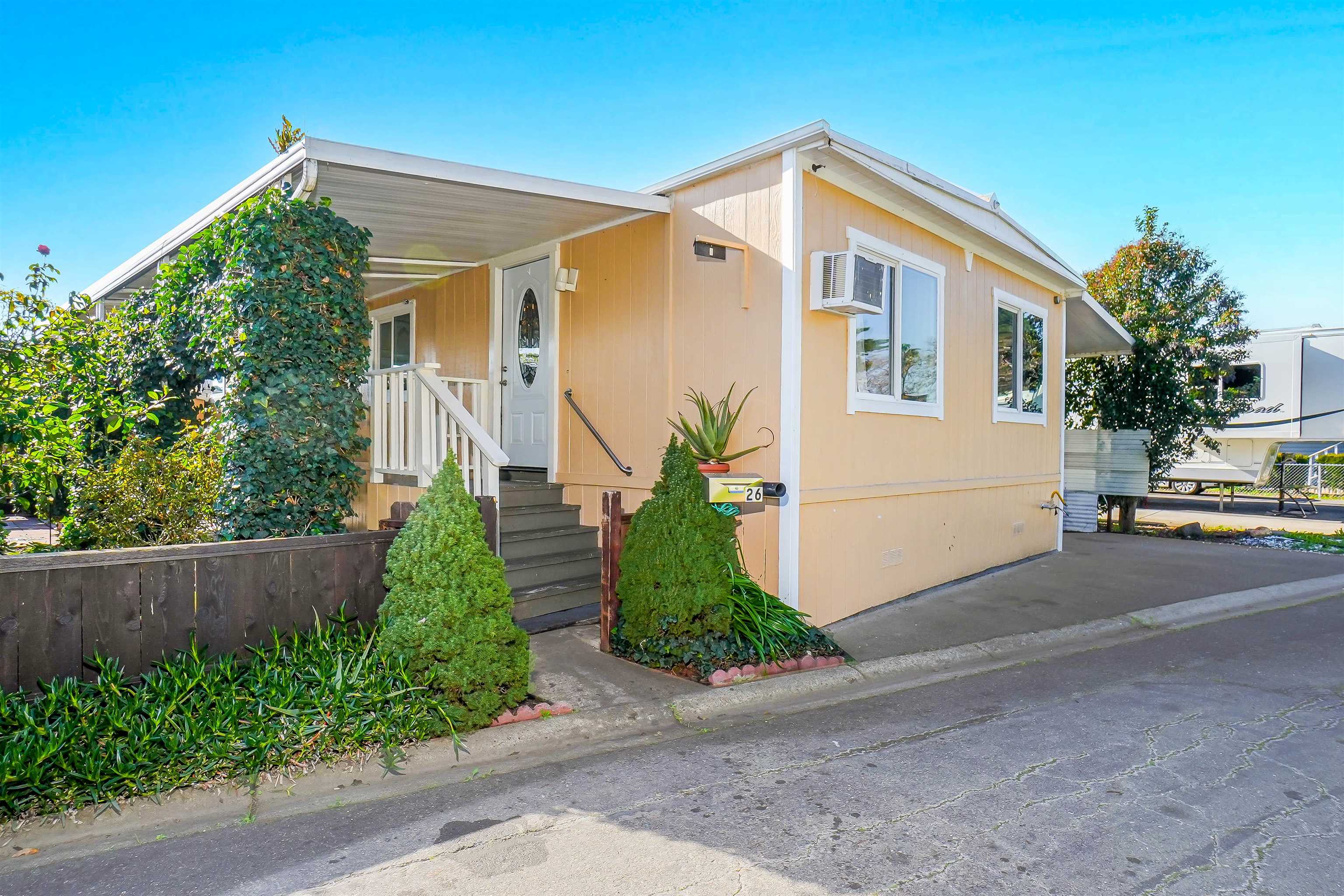 Detail Gallery Image 4 of 44 For 26 David Dr, Concord,  CA 94518 - 3 Beds | 2 Baths