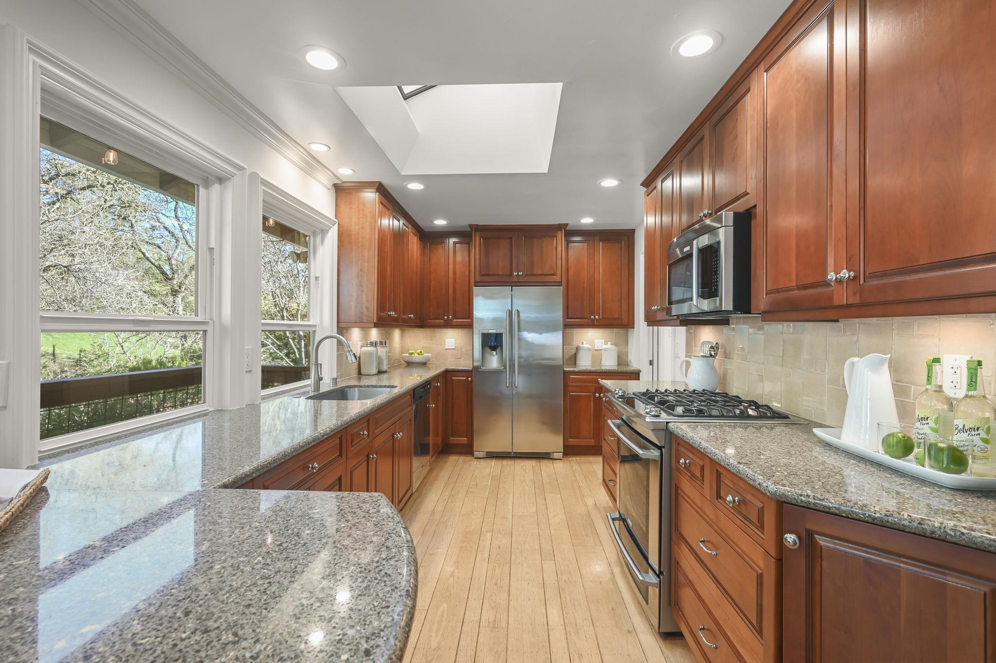 Detail Gallery Image 15 of 59 For 3326 Walnut Lane, Lafayette,  CA 94549 - 4 Beds | 2 Baths