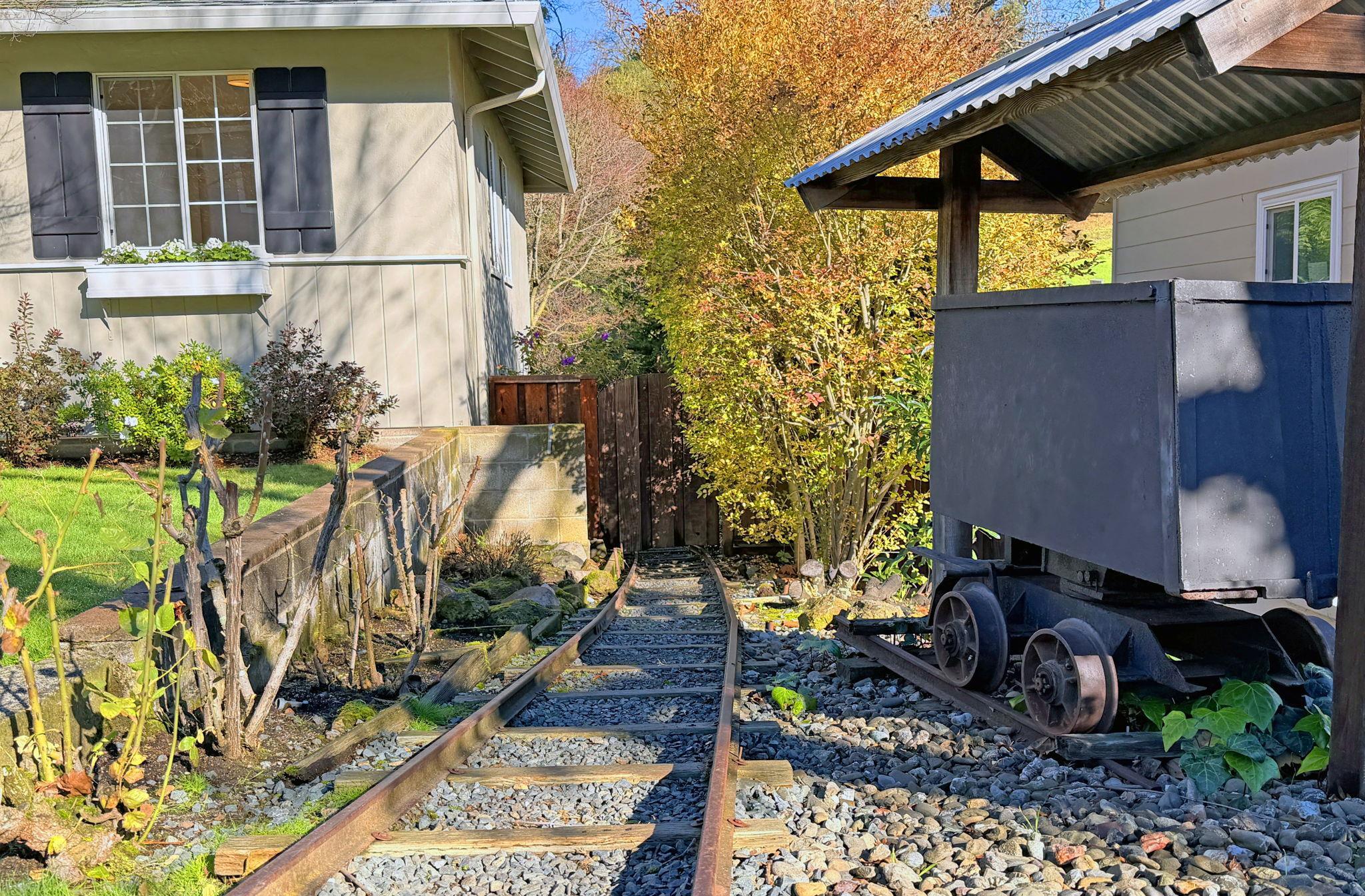 Detail Gallery Image 49 of 59 For 3326 Walnut Lane, Lafayette,  CA 94549 - 4 Beds | 2 Baths