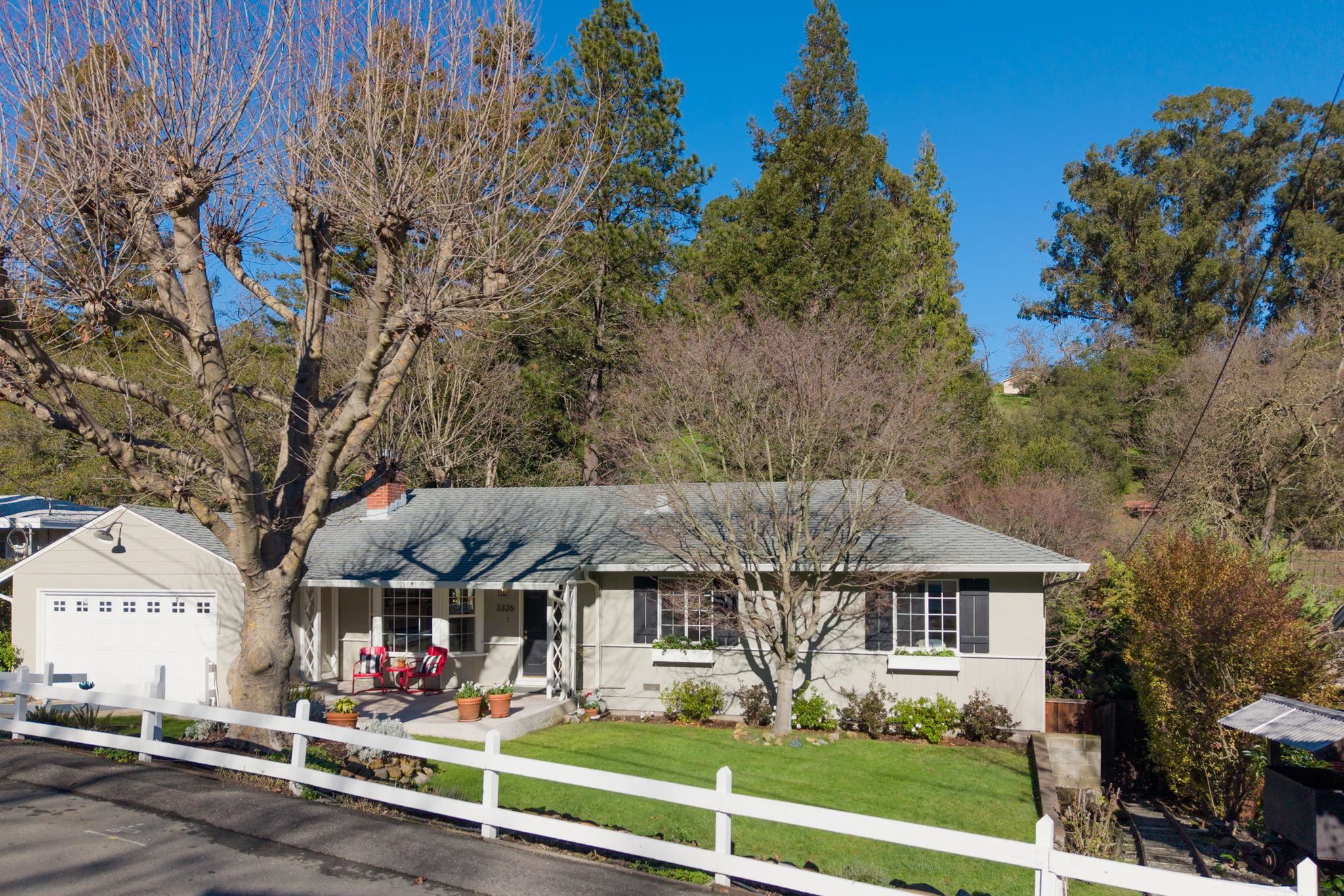 Detail Gallery Image 6 of 59 For 3326 Walnut Lane, Lafayette,  CA 94549 - 4 Beds | 2 Baths