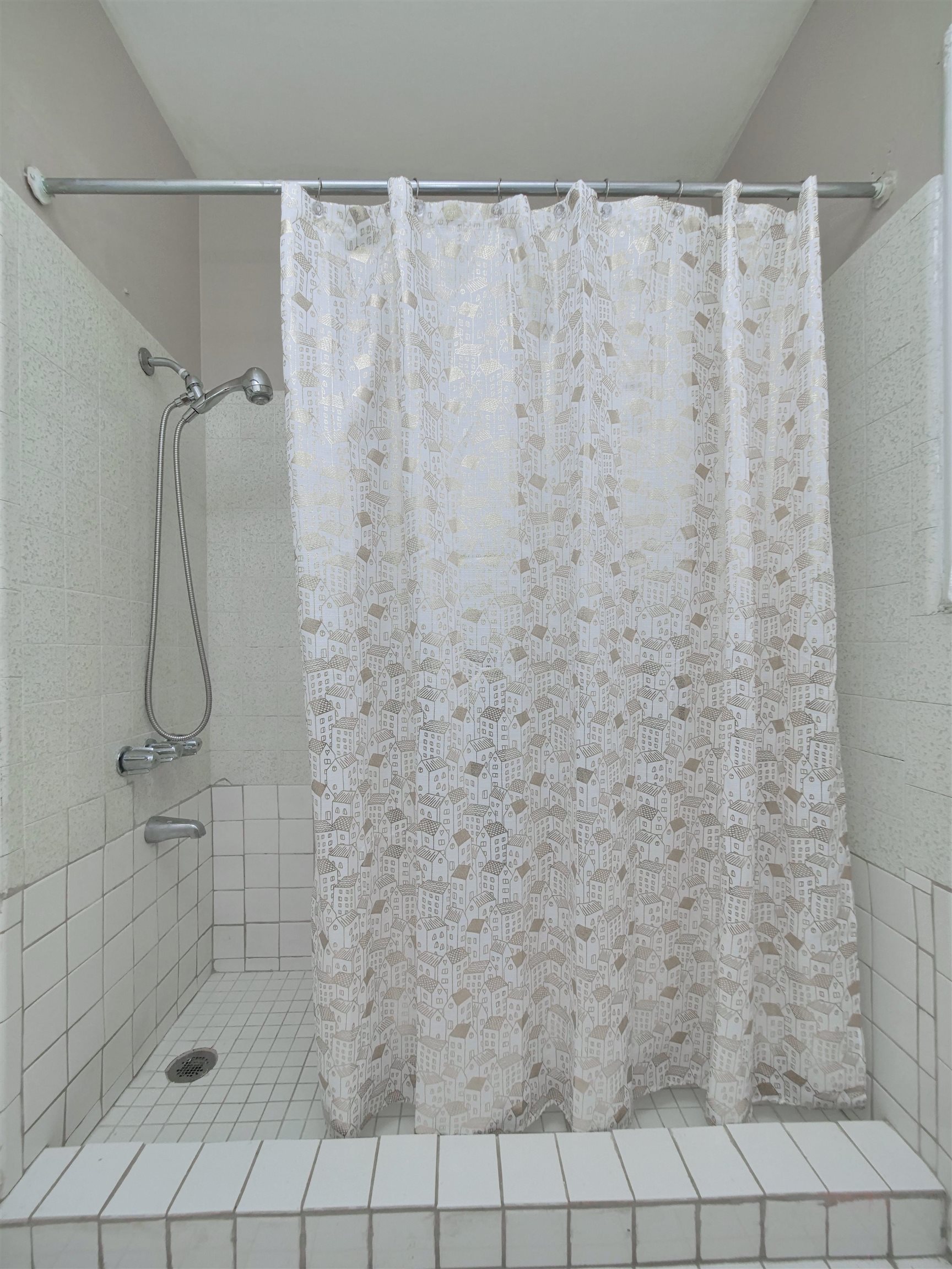 Detail Gallery Image 17 of 26 For 2555 Barrett Ave, Richmond,  CA 94804 - 2 Beds | 1 Baths