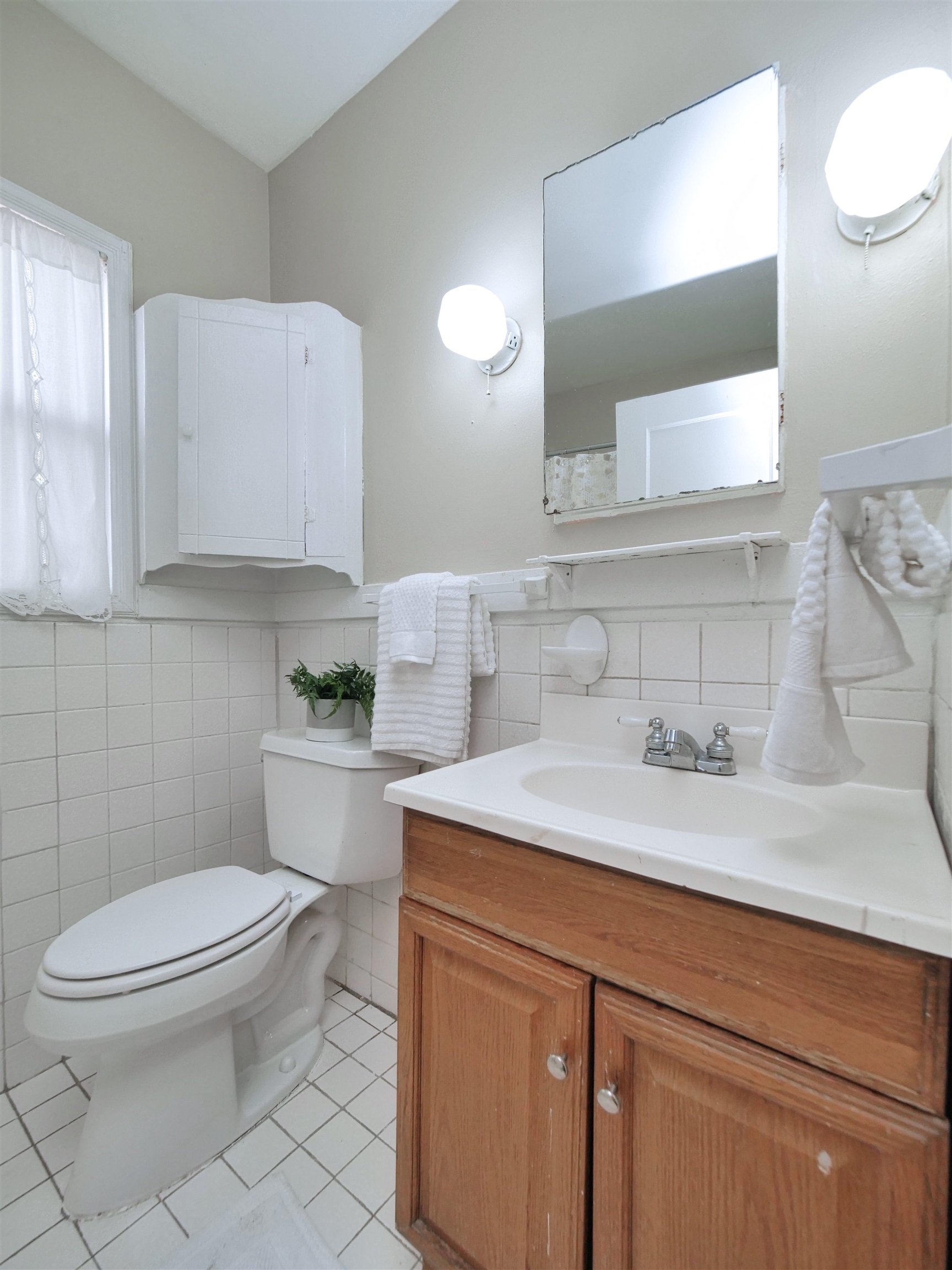 Detail Gallery Image 18 of 26 For 2555 Barrett Ave, Richmond,  CA 94804 - 2 Beds | 1 Baths
