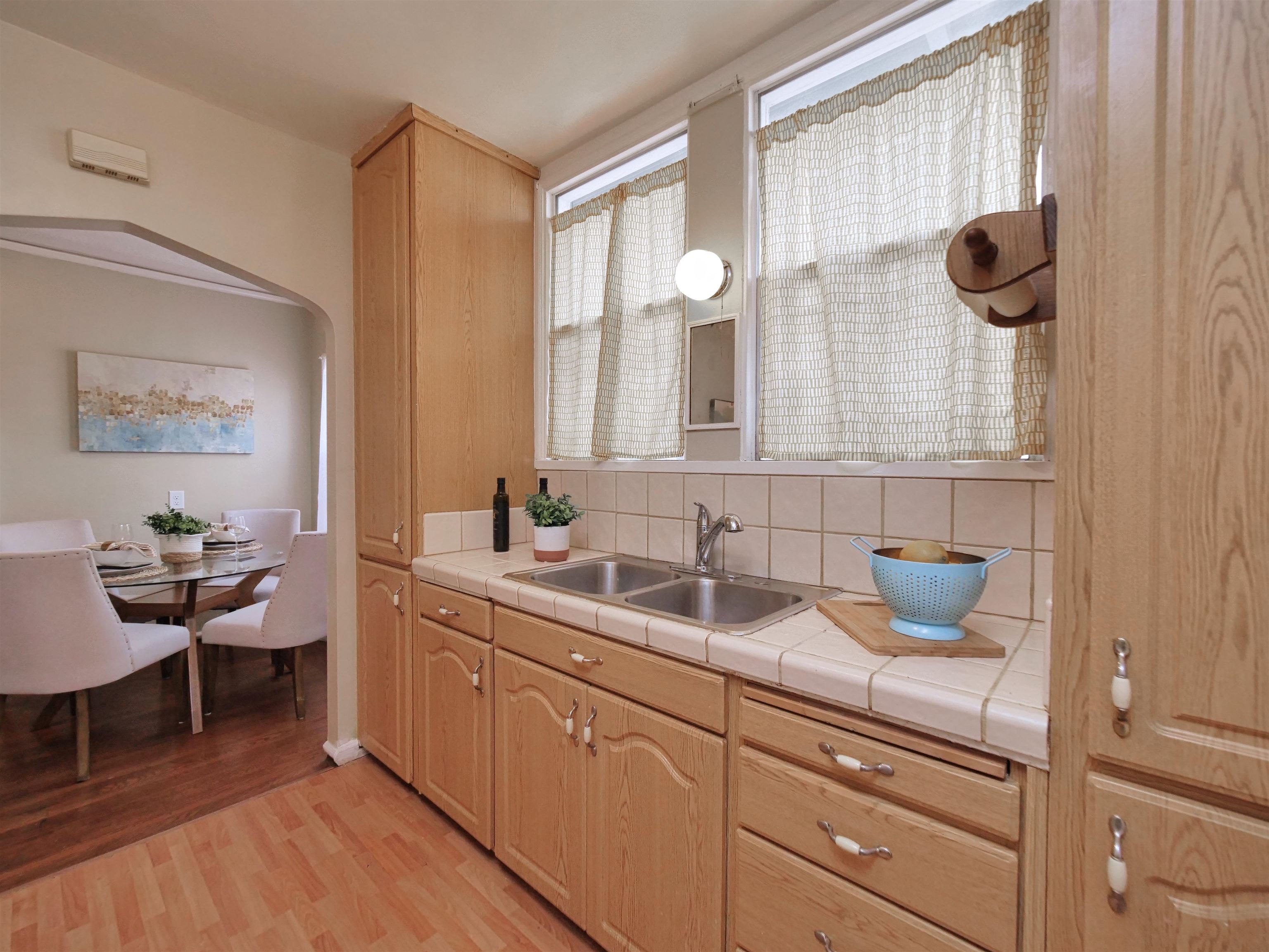 Detail Gallery Image 9 of 26 For 2555 Barrett Ave, Richmond,  CA 94804 - 2 Beds | 1 Baths