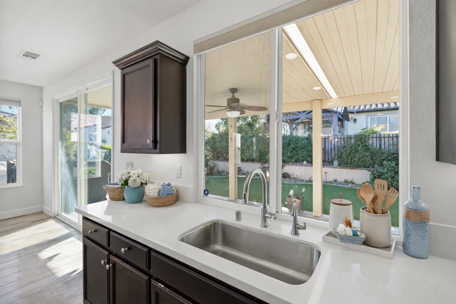 Detail Gallery Image 5 of 14 For 600 Falconcrest Way, Rio Vista,  CA 94571 - 2 Beds | 2 Baths