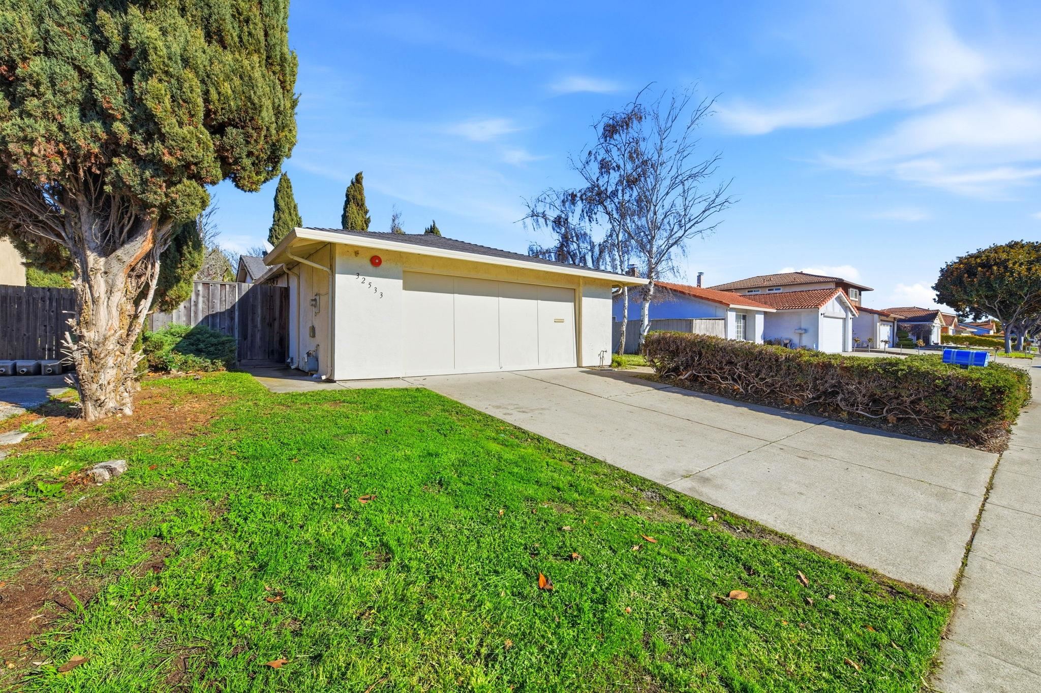 Detail Gallery Image 2 of 38 For 32533 Regents Blvd, Union City,  CA 94587 - 3 Beds | 2 Baths