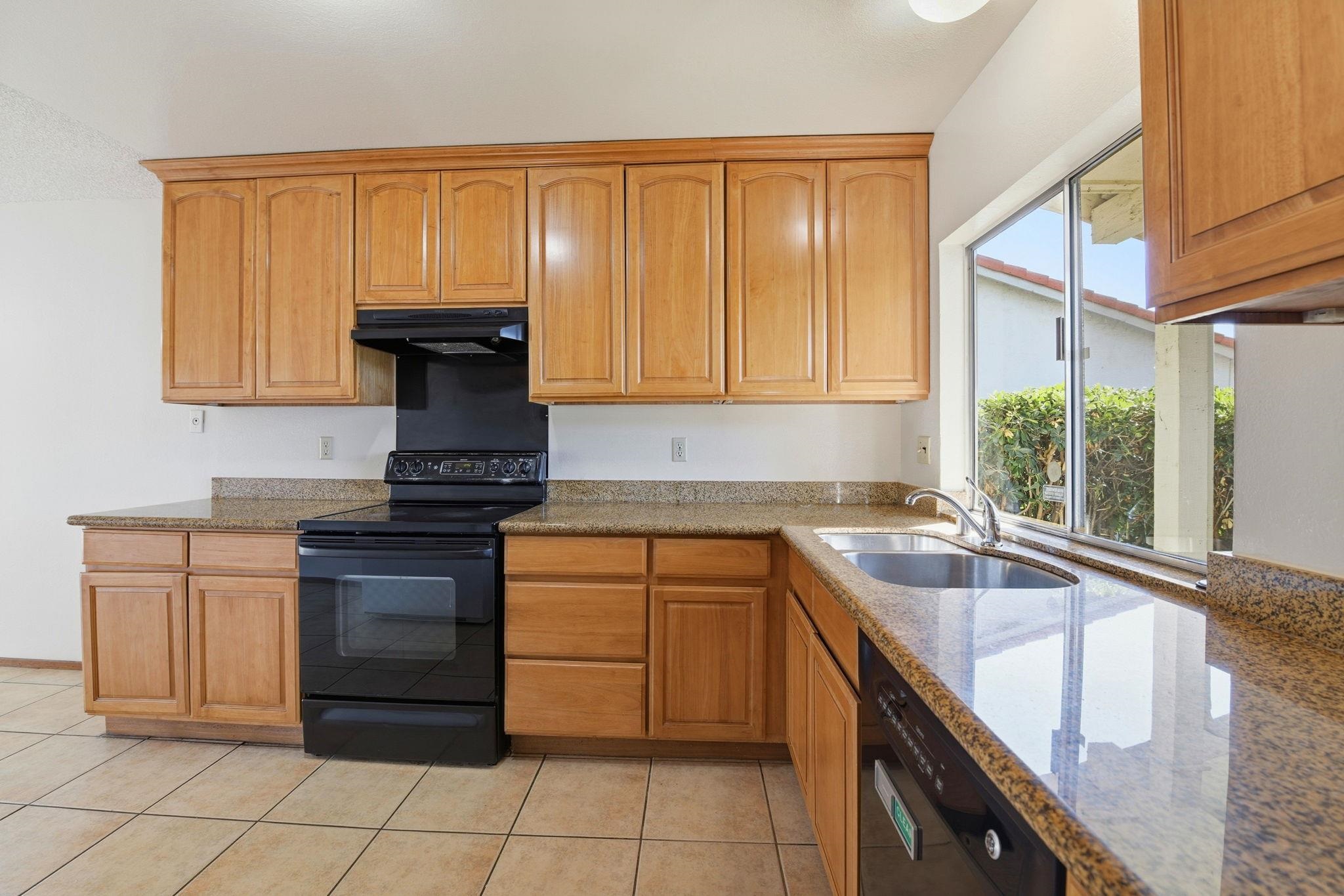 Detail Gallery Image 12 of 38 For 32533 Regents Blvd, Union City,  CA 94587 - 3 Beds | 2 Baths