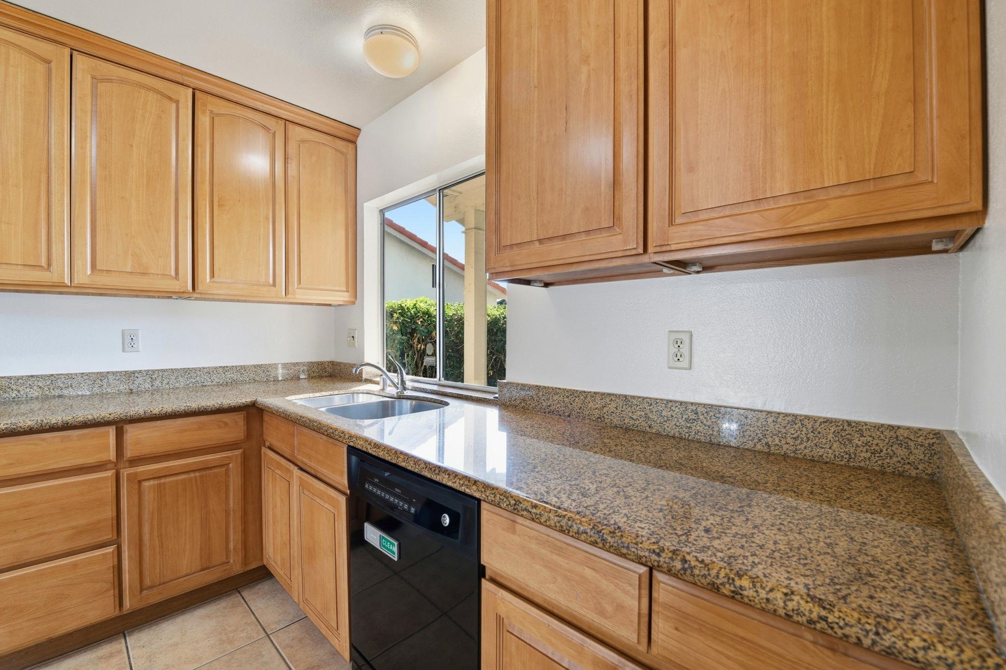 Detail Gallery Image 13 of 38 For 32533 Regents Blvd, Union City,  CA 94587 - 3 Beds | 2 Baths