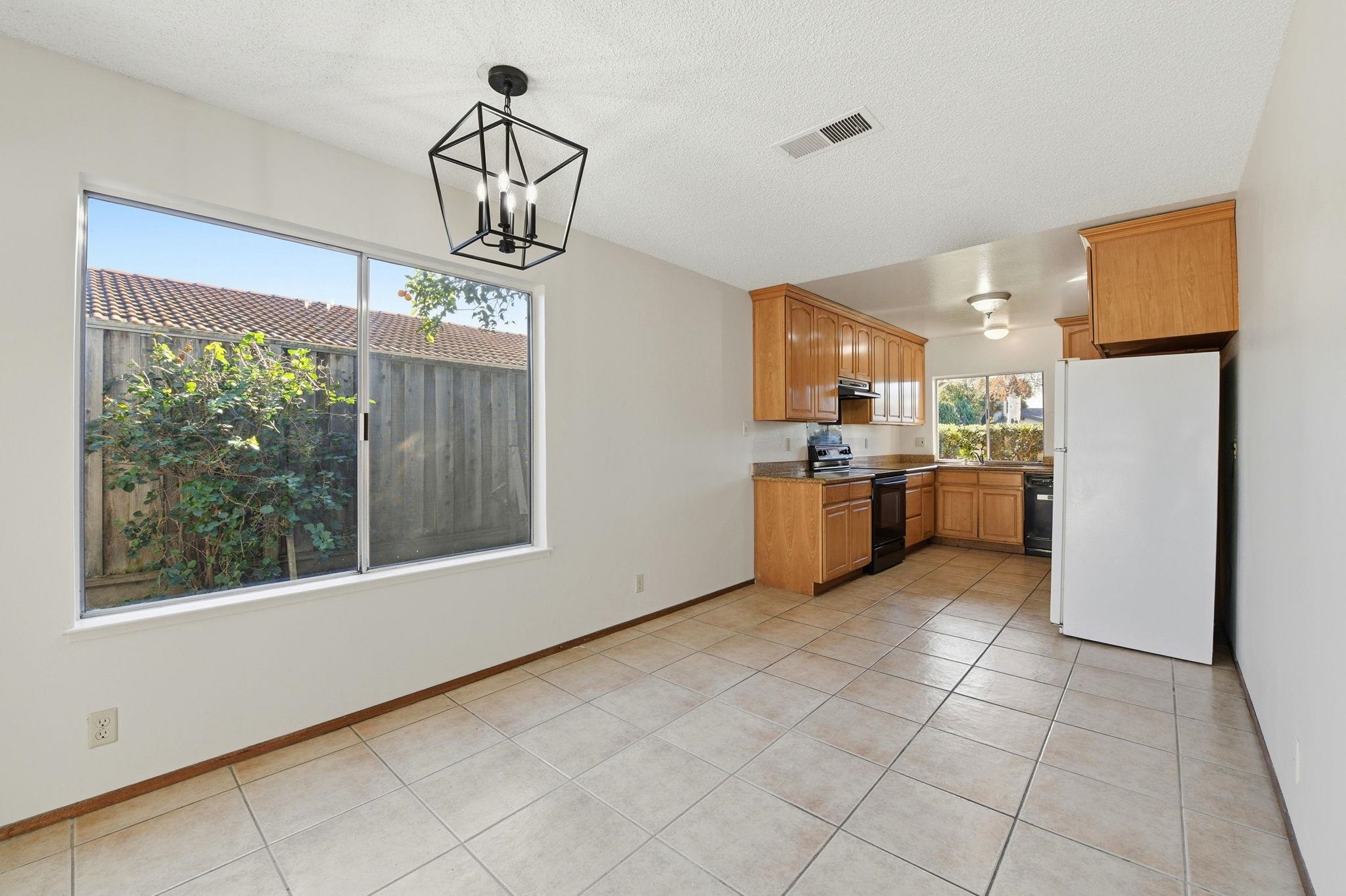 Detail Gallery Image 14 of 38 For 32533 Regents Blvd, Union City,  CA 94587 - 3 Beds | 2 Baths