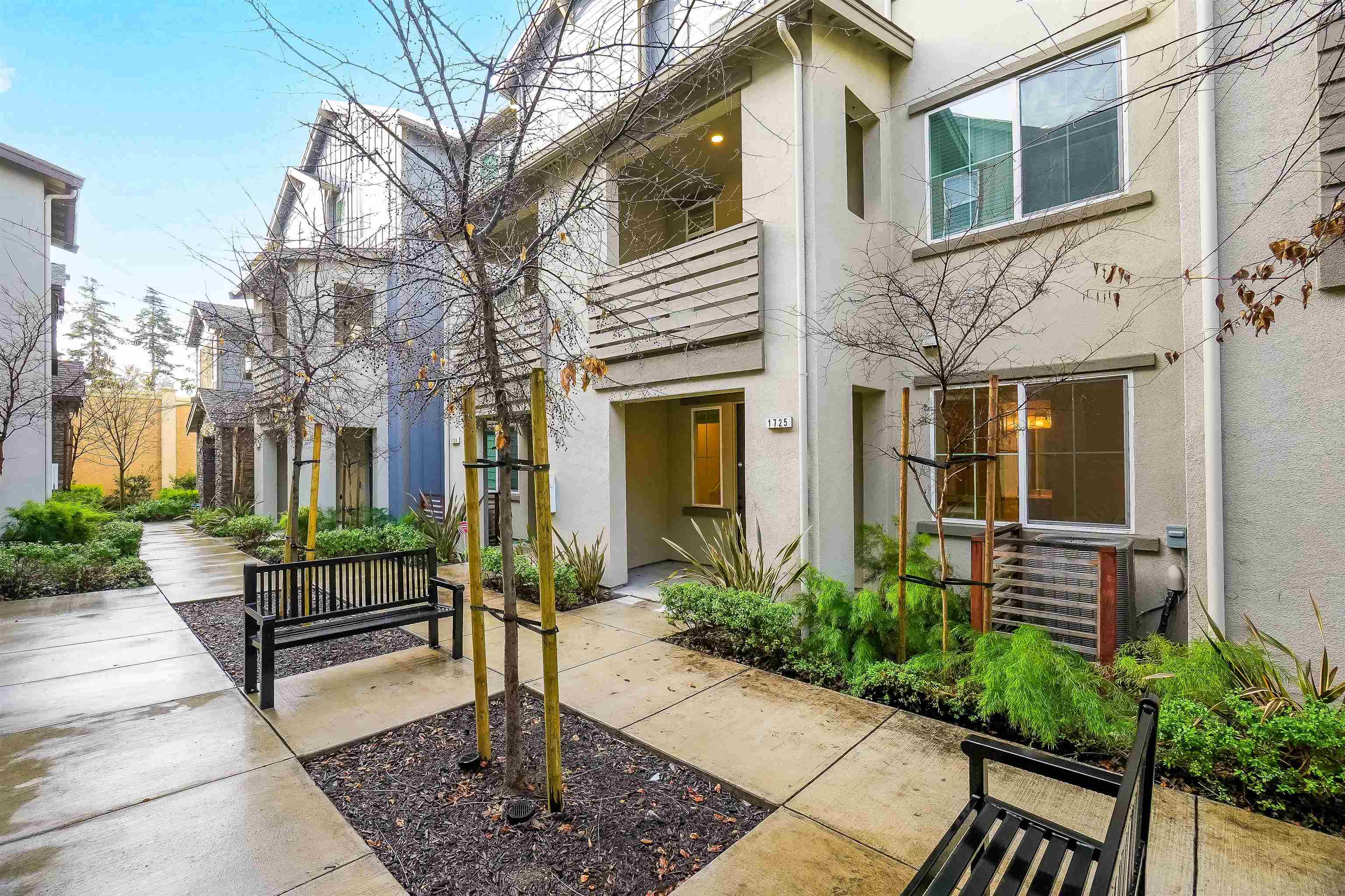 Front Image Thumbnail for BE41120449