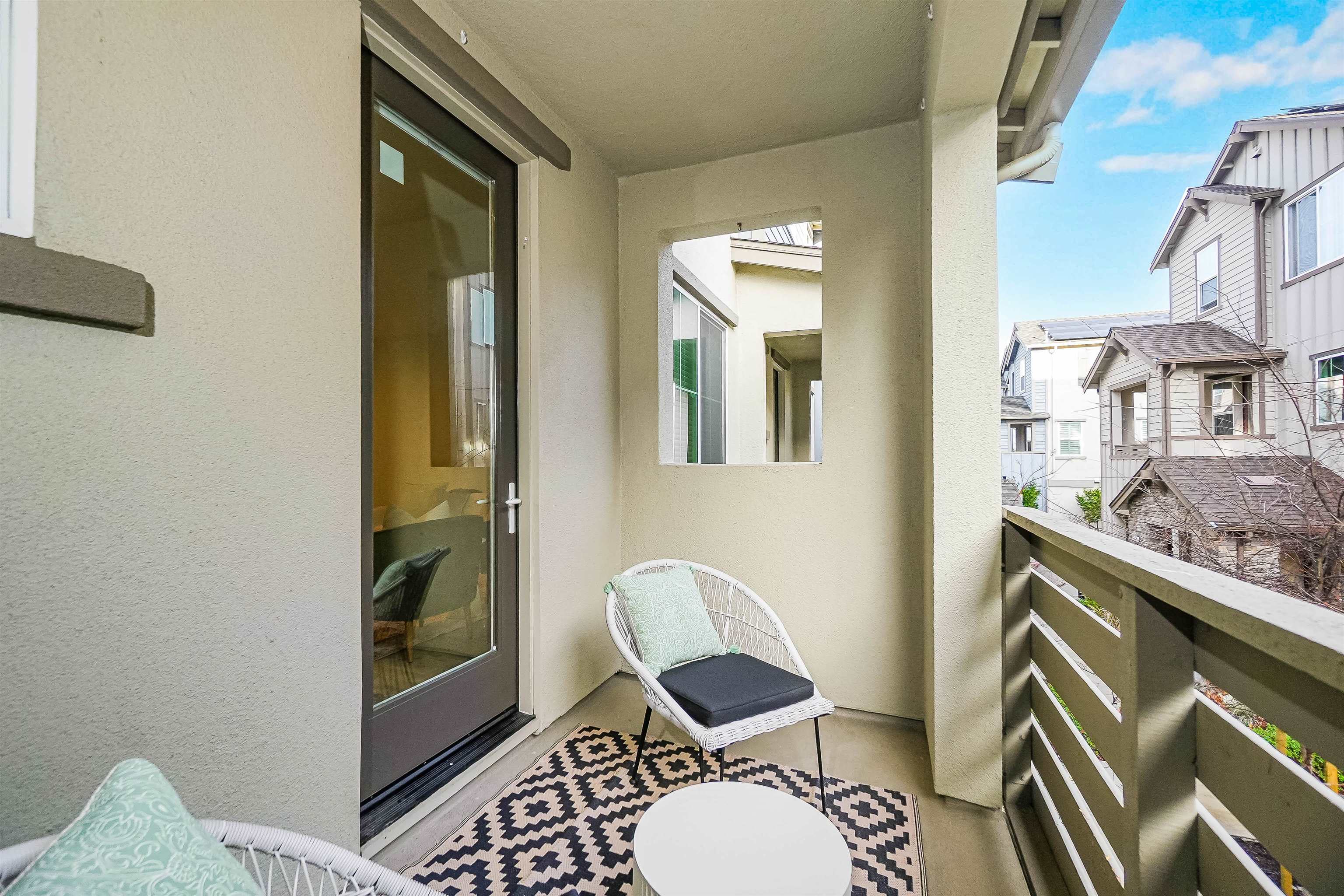 Detail Gallery Image 4 of 55 For 1725 Pedrozzi Cmn, Livermore,  CA 94551 - 4 Beds | 3/1 Baths