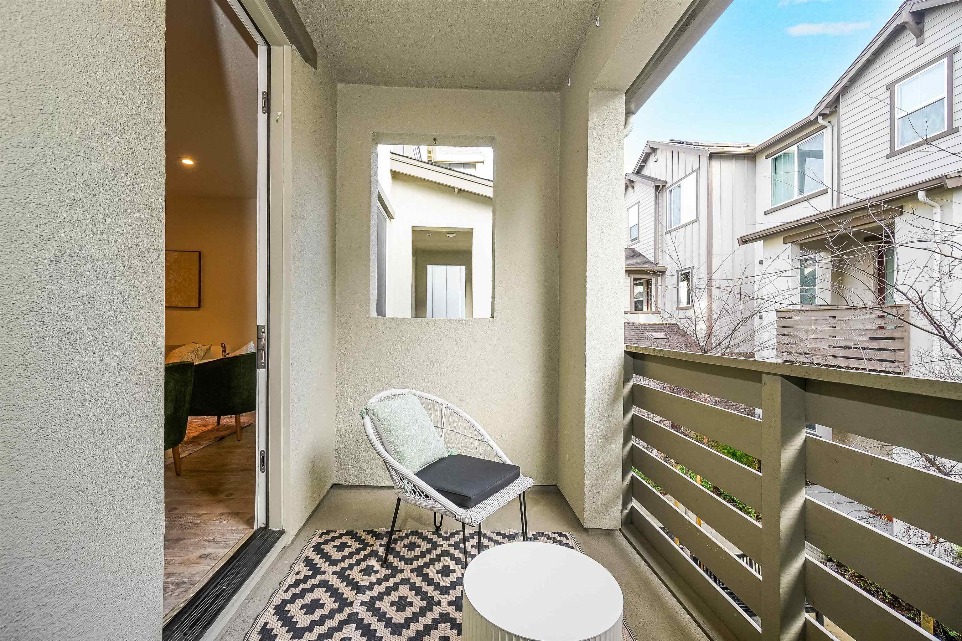 Detail Gallery Image 5 of 55 For 1725 Pedrozzi Cmn, Livermore,  CA 94551 - 4 Beds | 3/1 Baths