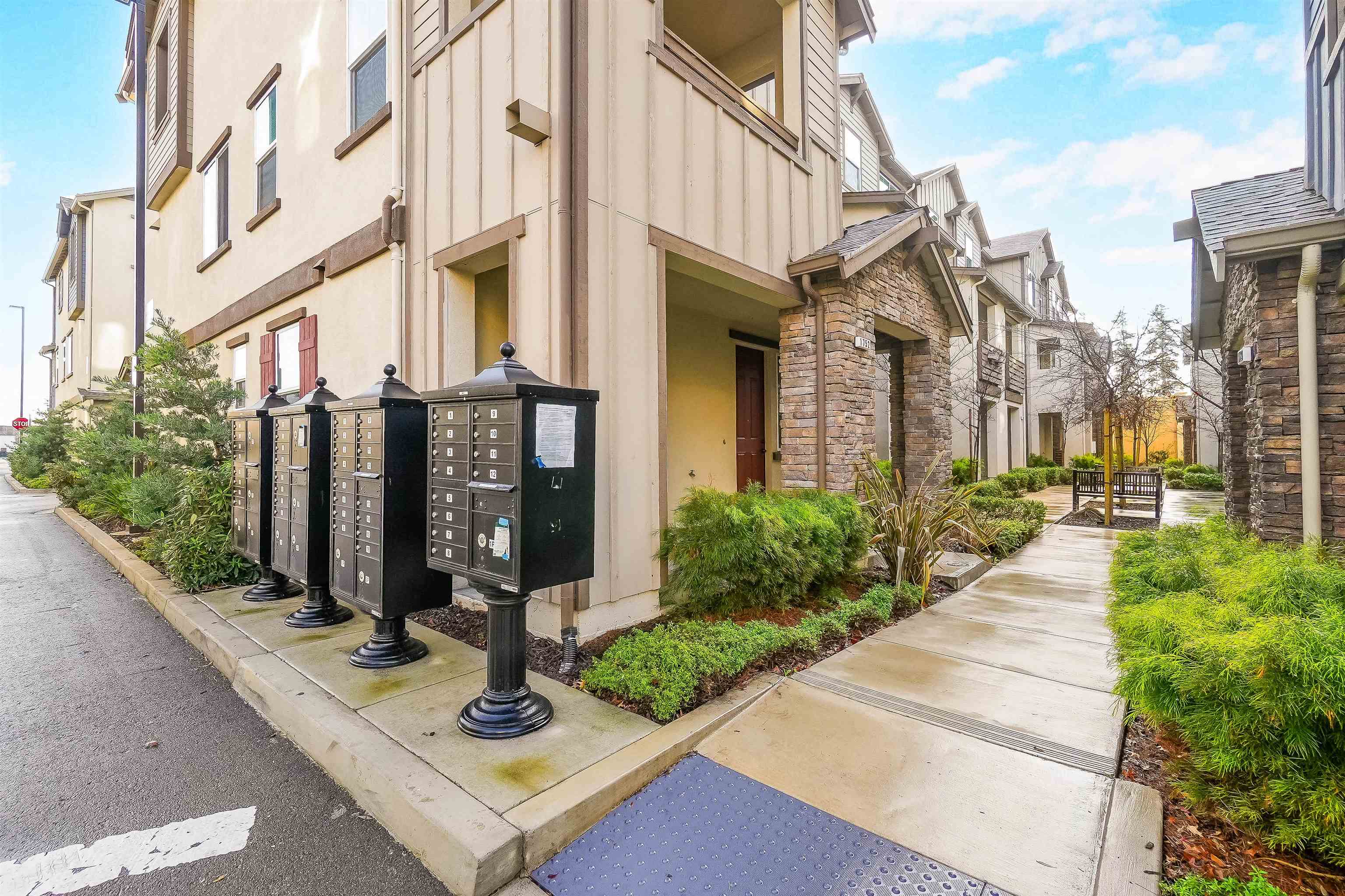 Detail Gallery Image 43 of 55 For 1725 Pedrozzi Cmn, Livermore,  CA 94551 - 4 Beds | 3/1 Baths