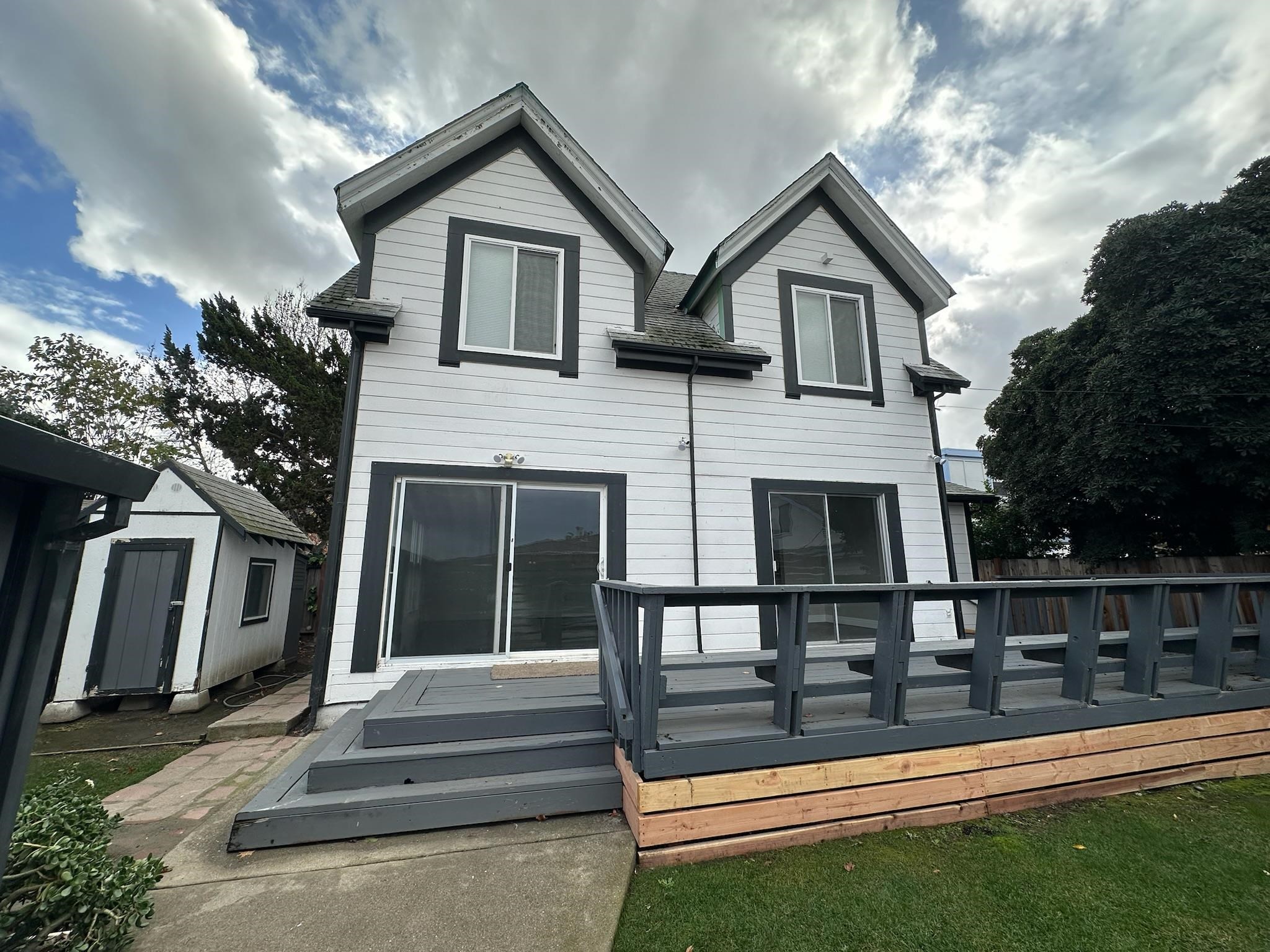 Front Image Thumbnail for CC41120451