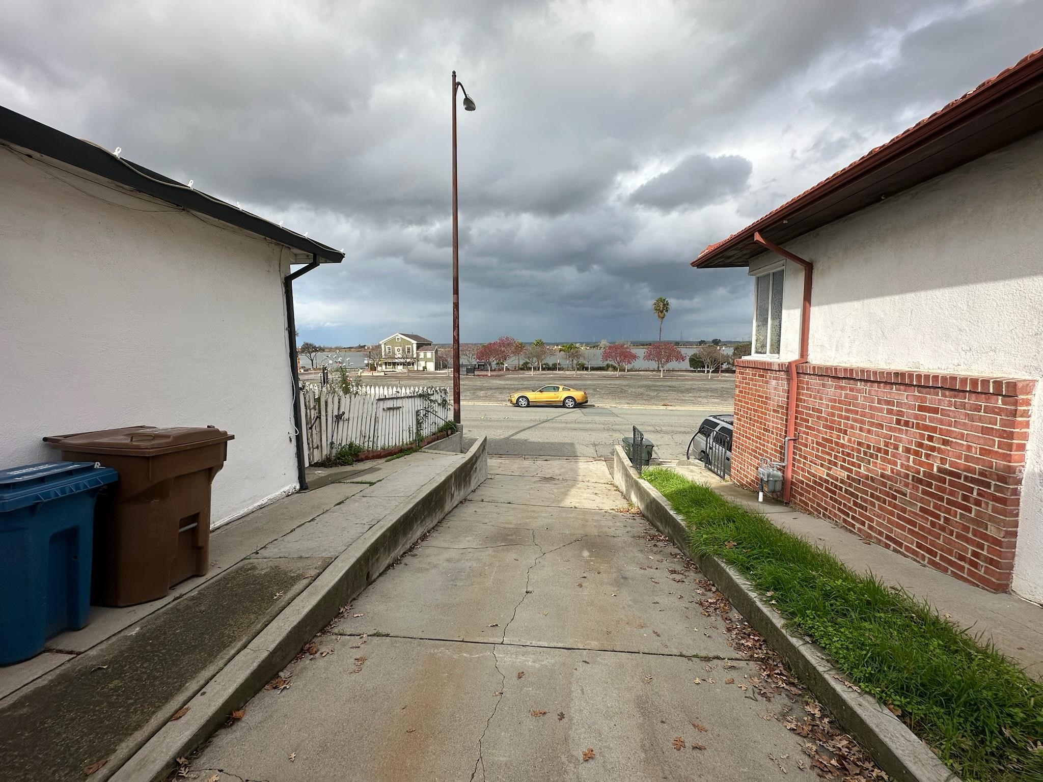 Detail Gallery Image 2 of 42 For 315 W 3rd Street #B,  Antioch,  CA 94509 - 2 Beds | 2 Baths