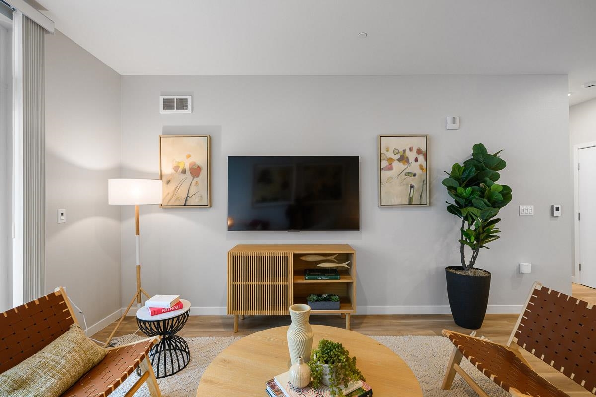 Detail Gallery Image 4 of 41 For 260 Brooklyn Basin Way #443,  Oakland,  CA 94606 - 1 Beds | 1 Baths
