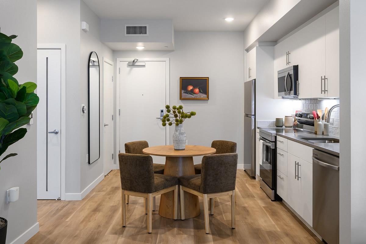 Detail Gallery Image 6 of 41 For 260 Brooklyn Basin Way #443,  Oakland,  CA 94606 - 1 Beds | 1 Baths