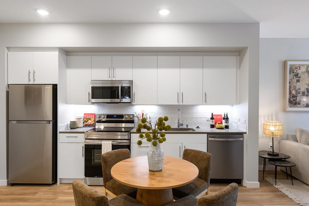 Detail Gallery Image 7 of 41 For 260 Brooklyn Basin Way #443,  Oakland,  CA 94606 - 1 Beds | 1 Baths