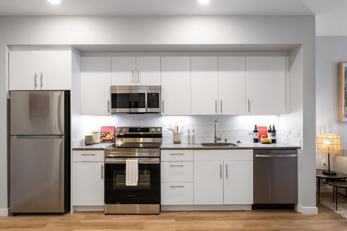 Detail Gallery Image 10 of 41 For 260 Brooklyn Basin Way #443,  Oakland,  CA 94606 - 1 Beds | 1 Baths