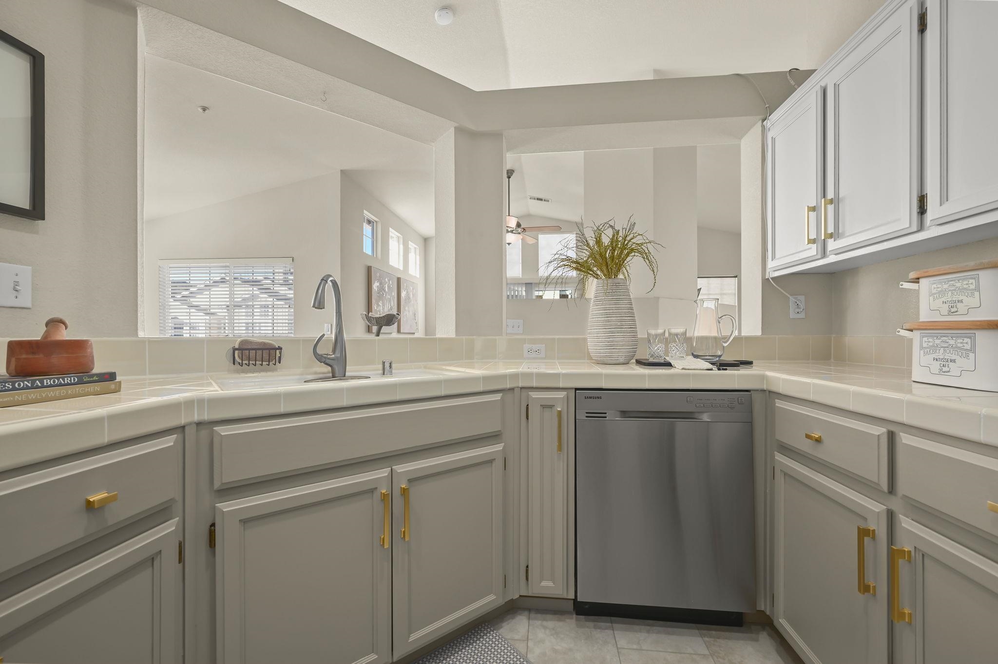 Photo #8: 41120456 Listing: Photo #8