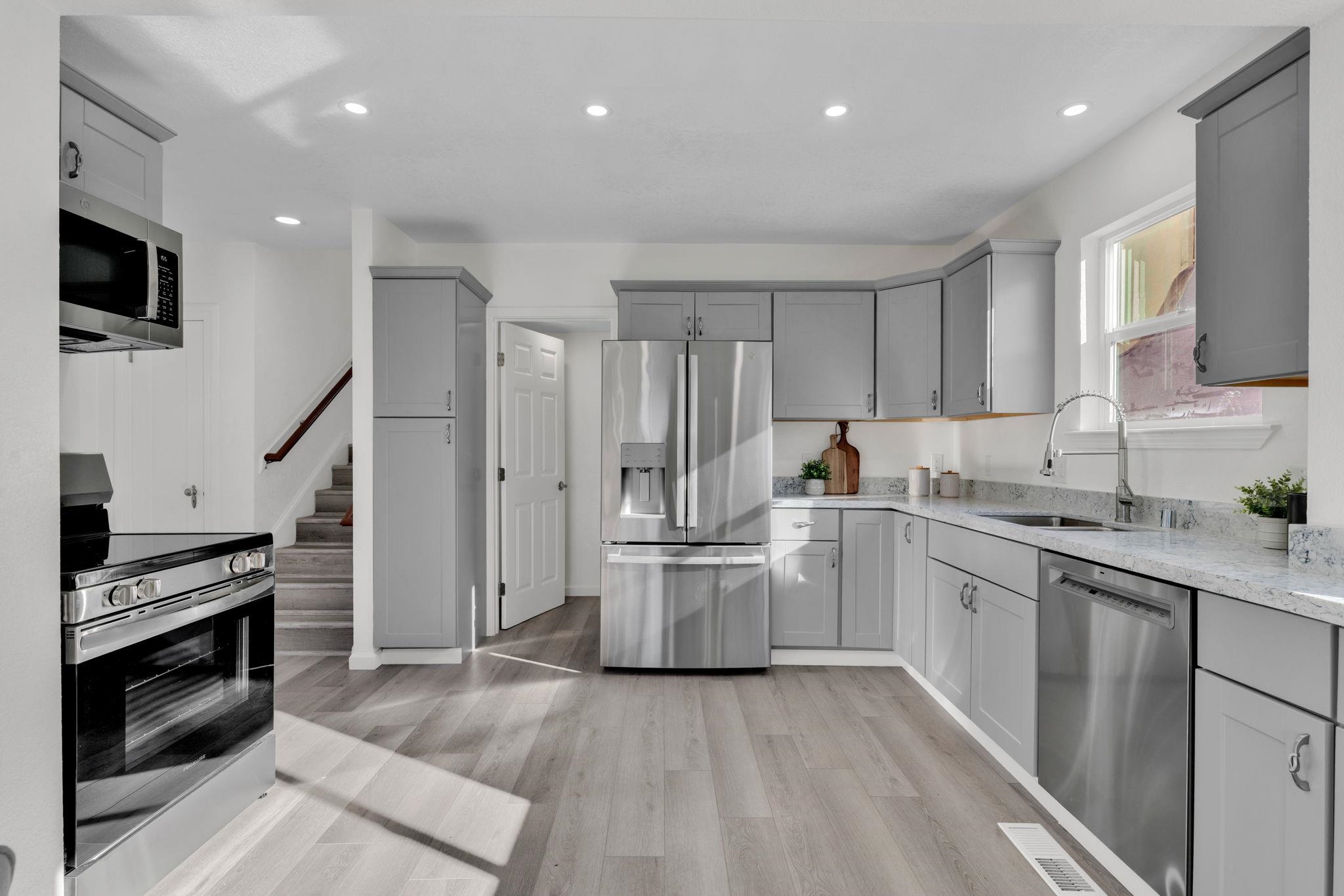 Detail Gallery Image 17 of 49 For 1482 Lincoln, Berkeley,  CA 94702 - 3 Beds | 2 Baths