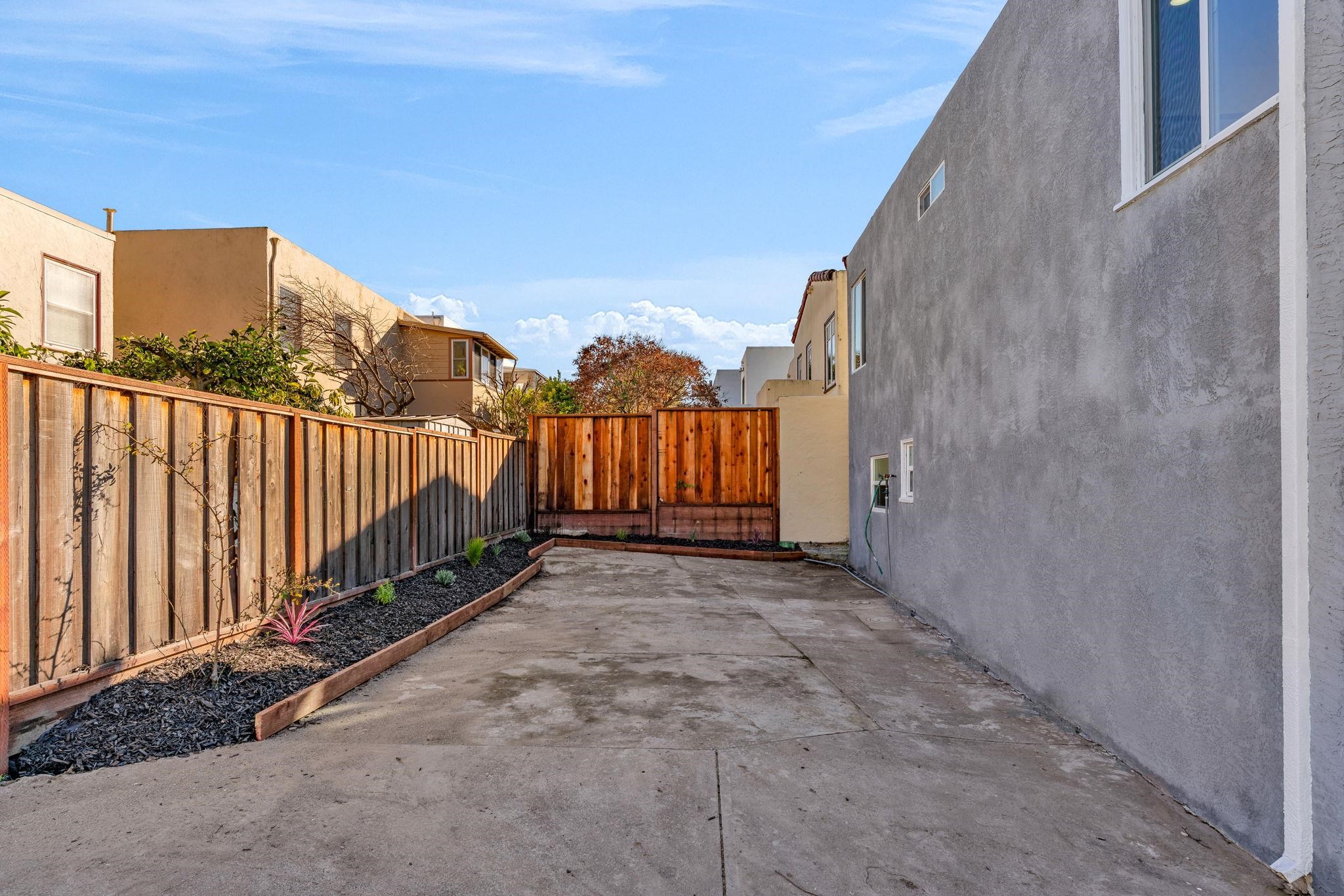 Detail Gallery Image 39 of 49 For 1482 Lincoln, Berkeley,  CA 94702 - 3 Beds | 2 Baths