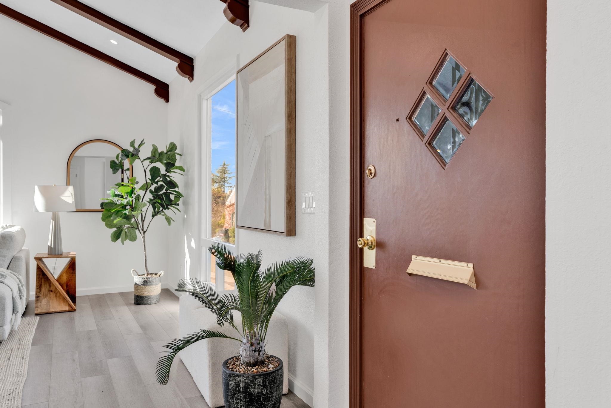 Detail Gallery Image 6 of 49 For 1482 Lincoln, Berkeley,  CA 94702 - 3 Beds | 2 Baths