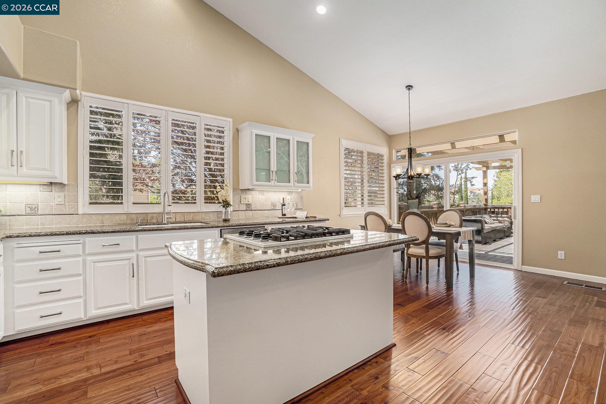 Detail Gallery Image 13 of 39 For 121 St Nazaire Ct, Martinez,  CA 94553 - 5 Beds | 3 Baths