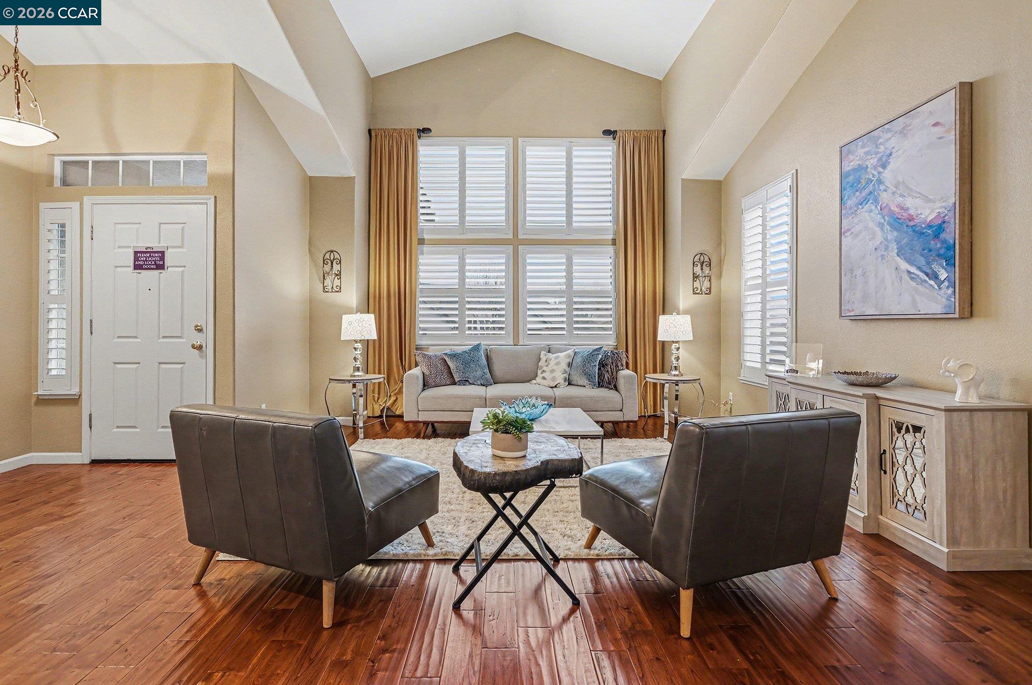 Detail Gallery Image 3 of 39 For 121 St Nazaire Ct, Martinez,  CA 94553 - 5 Beds | 3 Baths