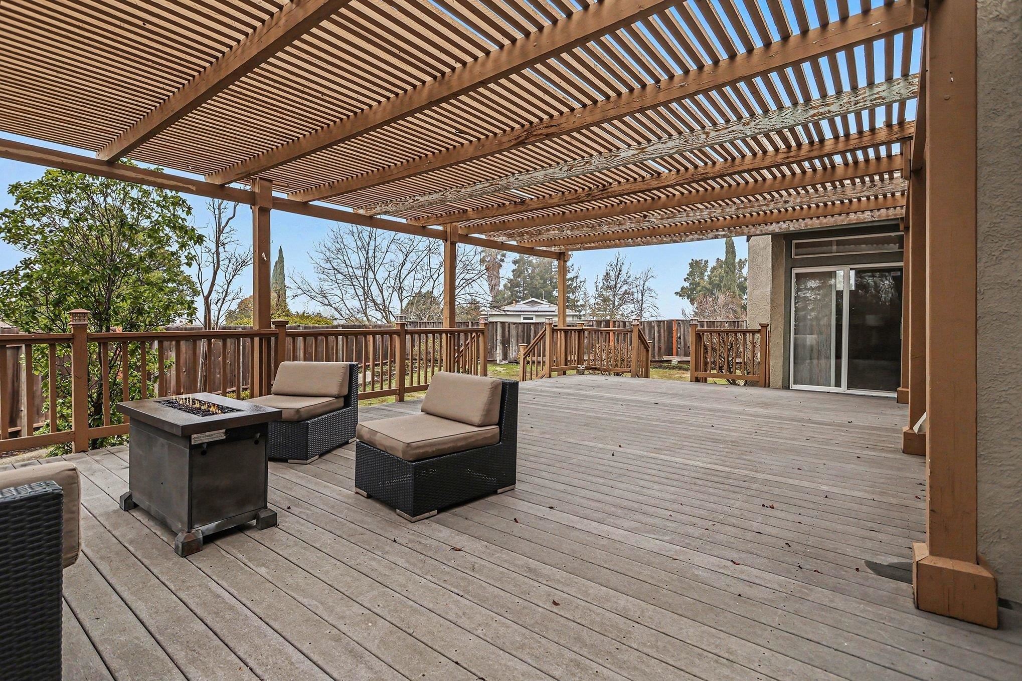 Detail Gallery Image 31 of 35 For 121 St Nazaire Ct, Martinez,  CA 94553 - 5 Beds | 3 Baths