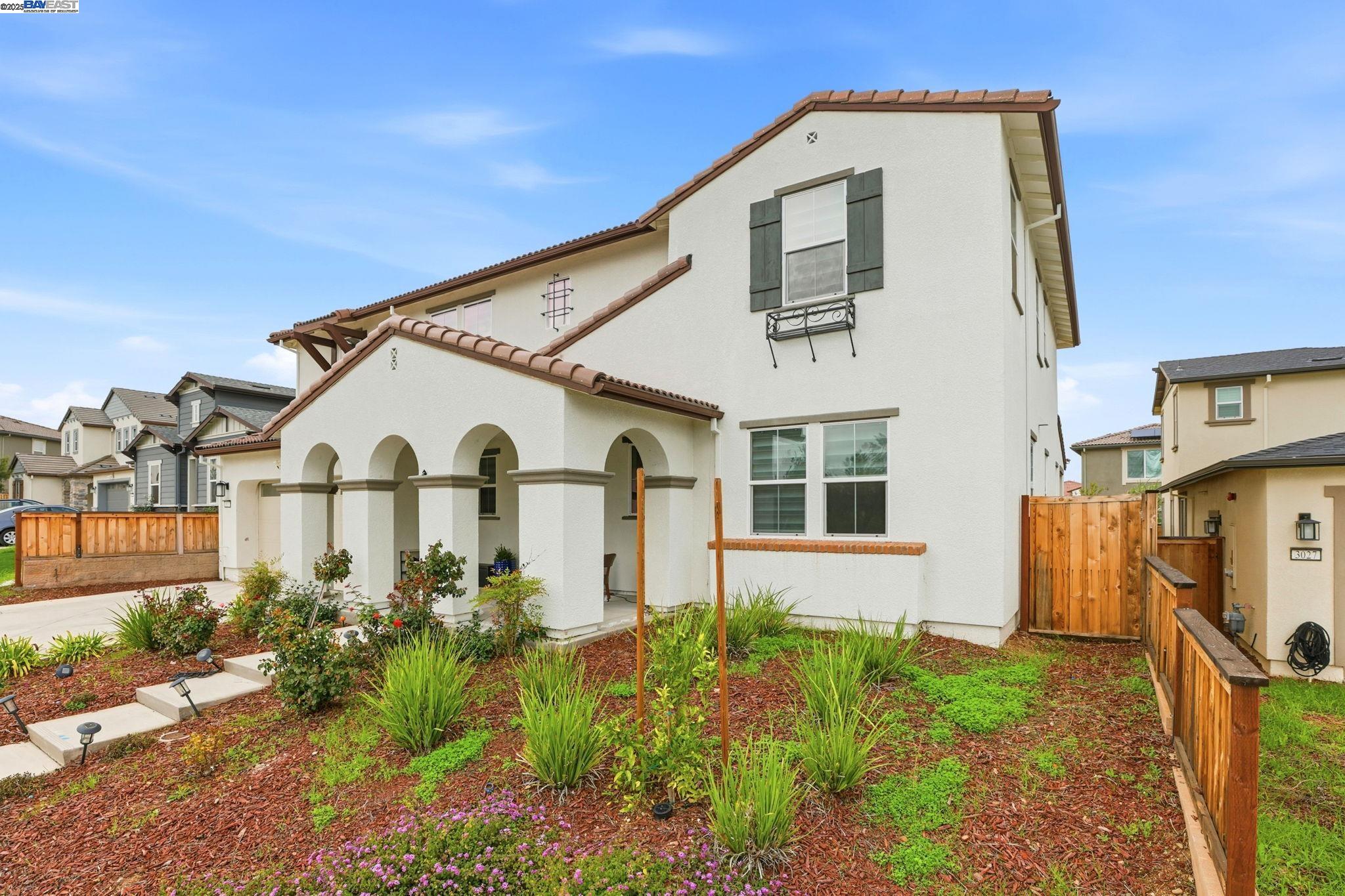 Detail Gallery Image 2 of 47 For 3037 Copley Dr, Tracy,  CA 95377 - 4 Beds | 3/1 Baths