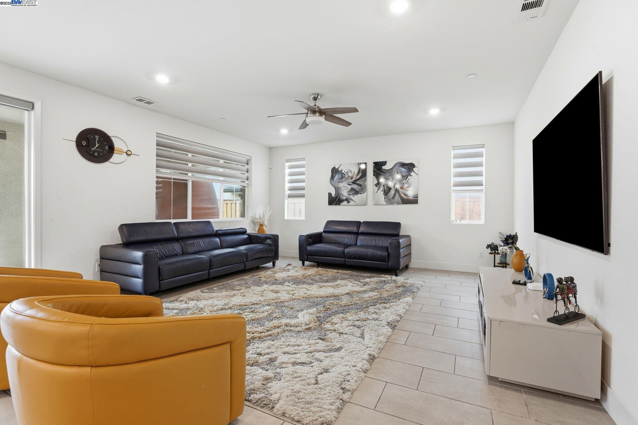 Detail Gallery Image 7 of 47 For 3037 Copley Dr, Tracy,  CA 95377 - 4 Beds | 3/1 Baths