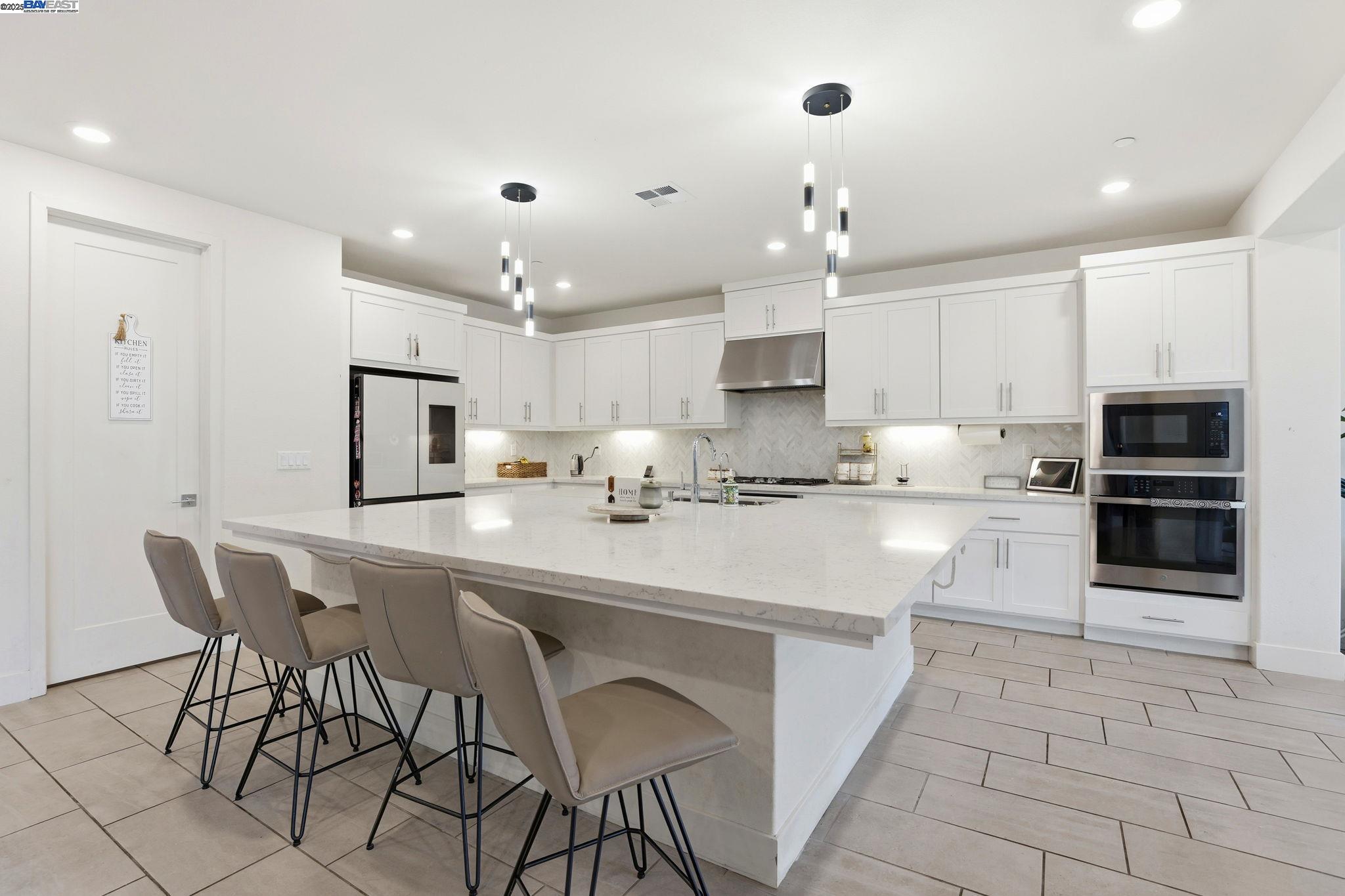 Detail Gallery Image 9 of 47 For 3037 Copley Dr, Tracy,  CA 95377 - 4 Beds | 3/1 Baths