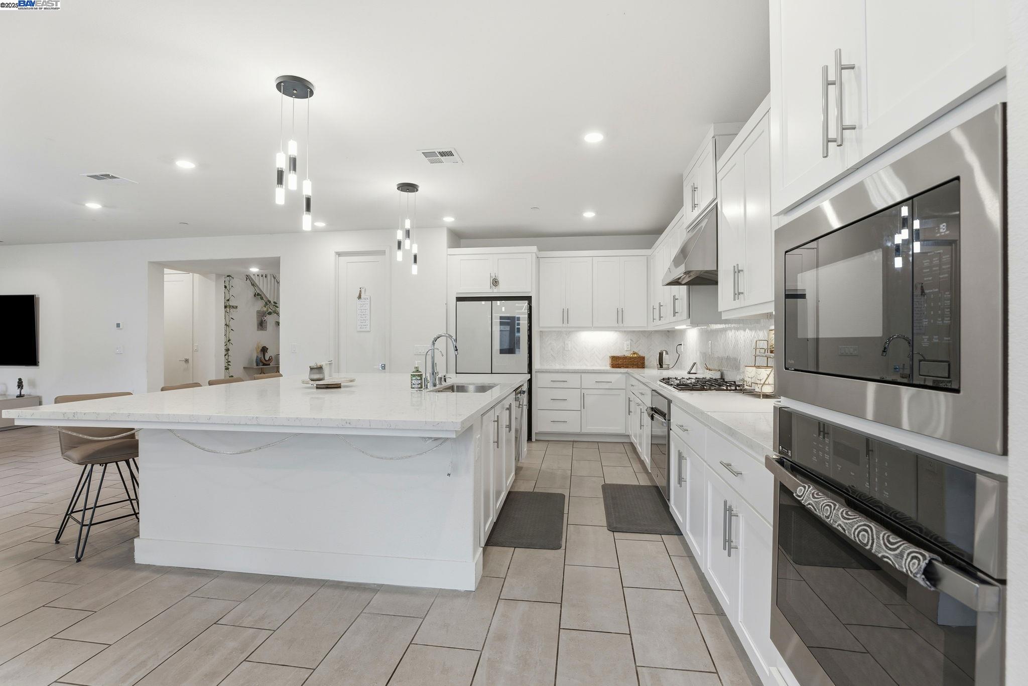 Detail Gallery Image 10 of 47 For 3037 Copley Dr, Tracy,  CA 95377 - 4 Beds | 3/1 Baths