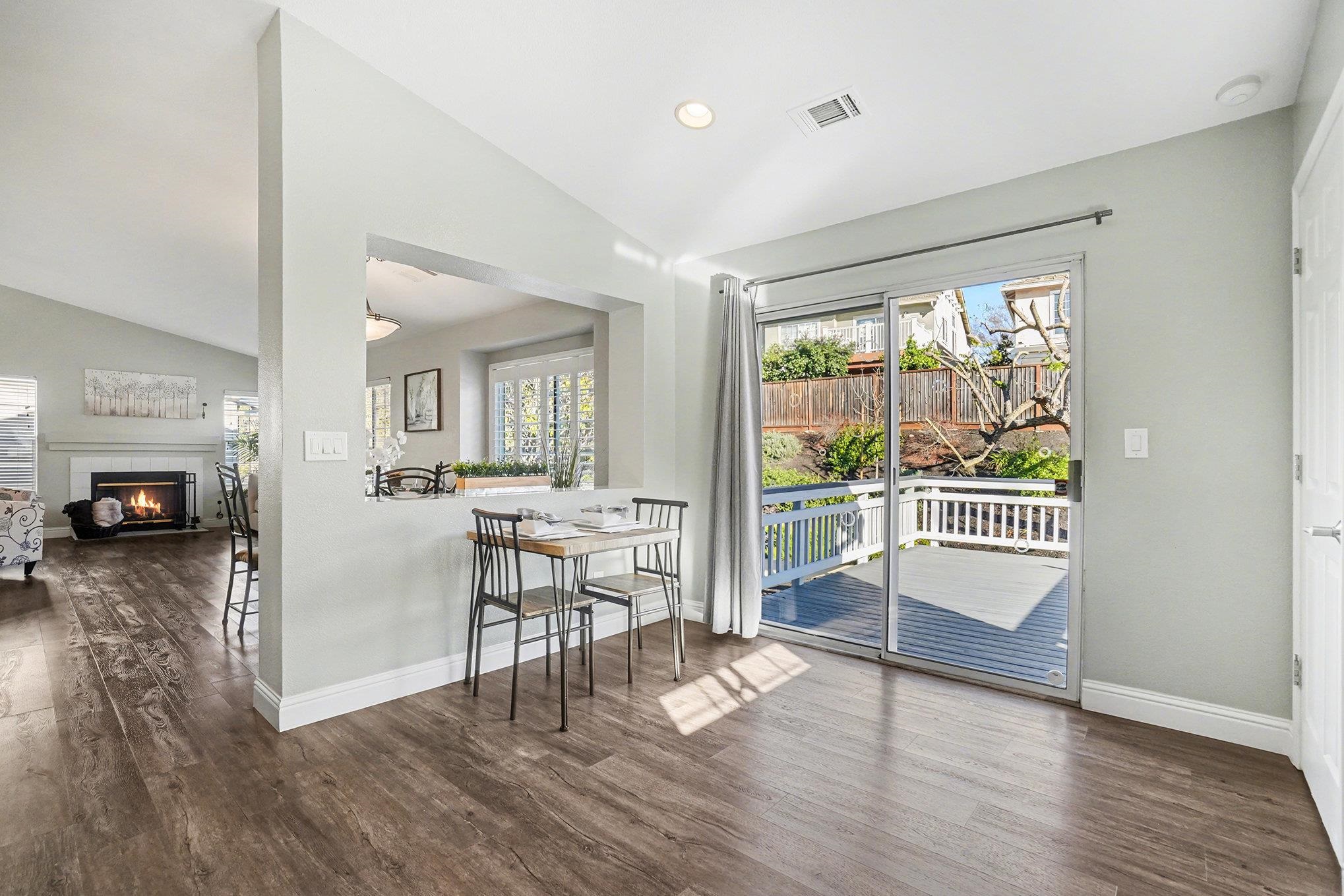 Detail Gallery Image 8 of 32 For 346 Westaire Blvd, Martinez,  CA 94553 - 3 Beds | 2/1 Baths