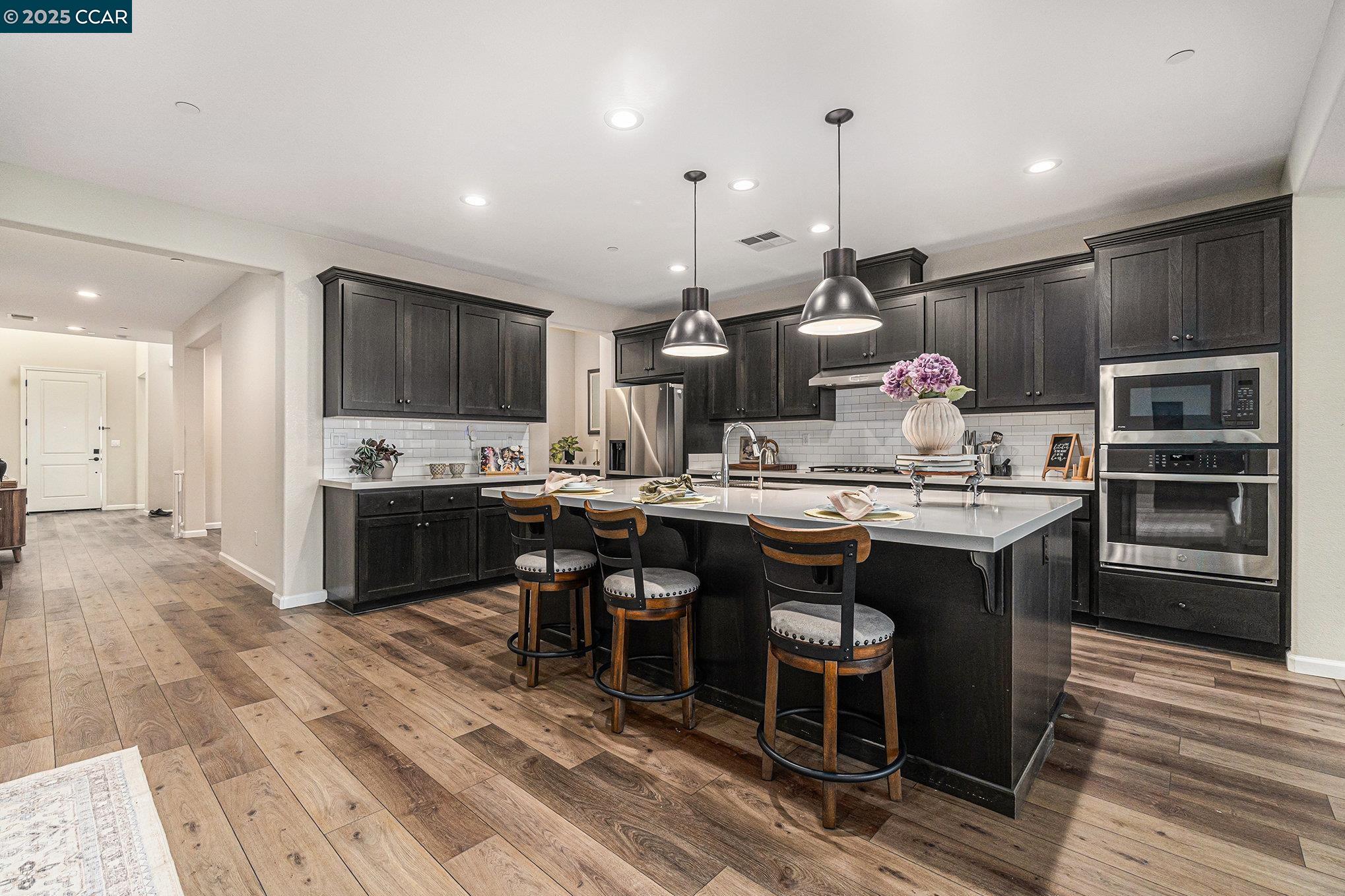 Detail Gallery Image 2 of 45 For 208 Littleton St, Oakley,  CA 94561 - 5 Beds | 4 Baths