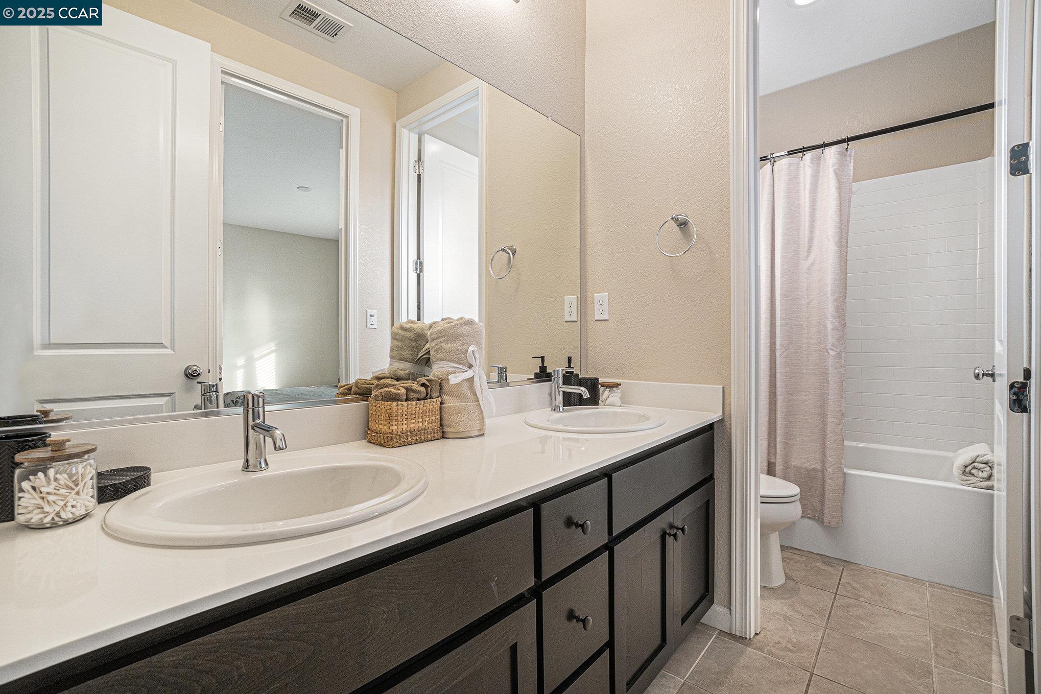 Detail Gallery Image 26 of 45 For 208 Littleton St, Oakley,  CA 94561 - 5 Beds | 4 Baths