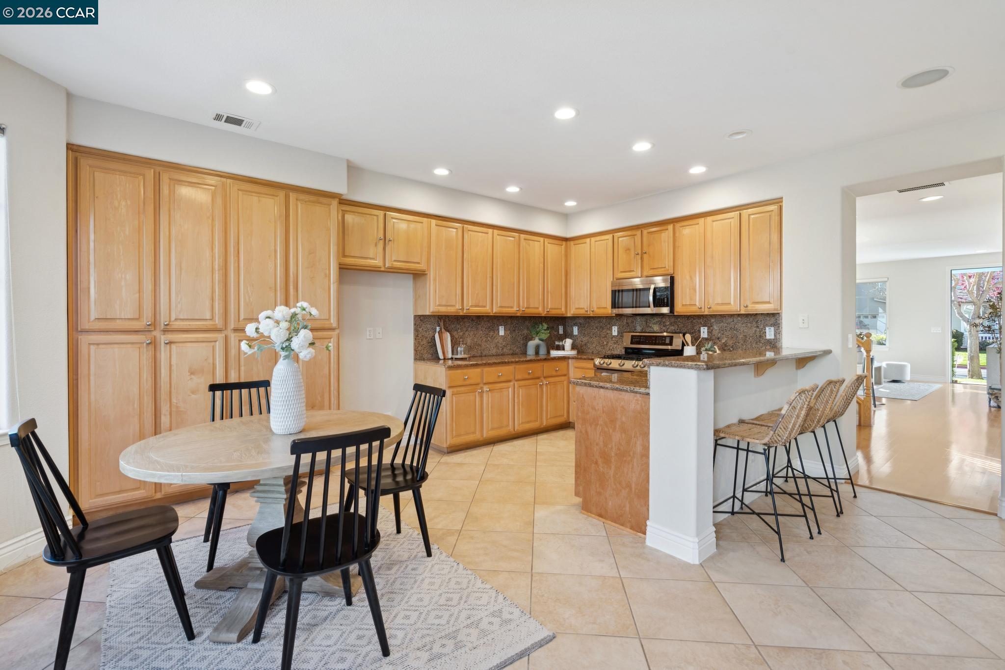 Detail Gallery Image 15 of 47 For 247 Abigail Cir, Danville,  CA 94506 - 4 Beds | 2/1 Baths