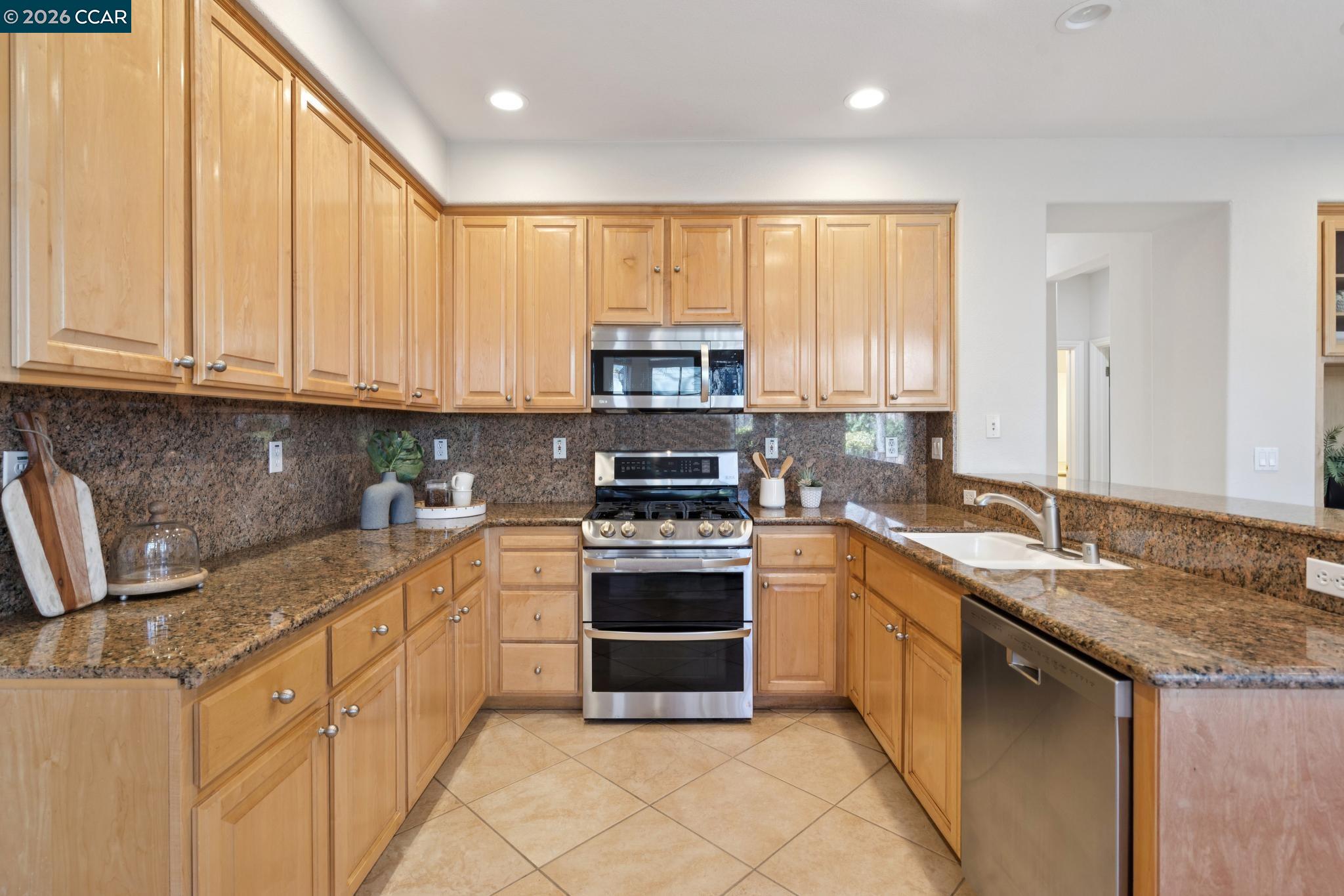 Detail Gallery Image 16 of 47 For 247 Abigail Cir, Danville,  CA 94506 - 4 Beds | 2/1 Baths